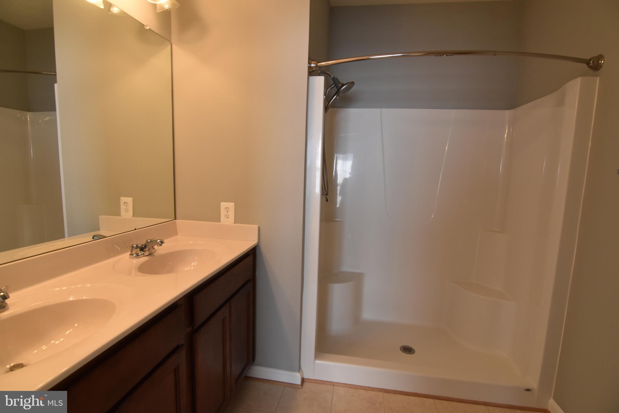 RESIDENCES AT WILDEWOOD - Residential Lease