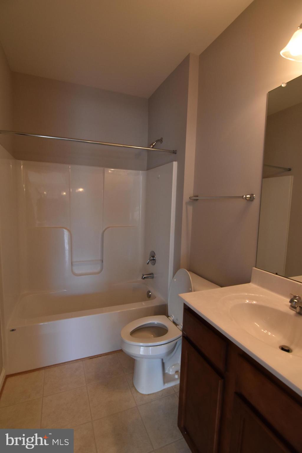 RESIDENCES AT WILDEWOOD - Residential Lease