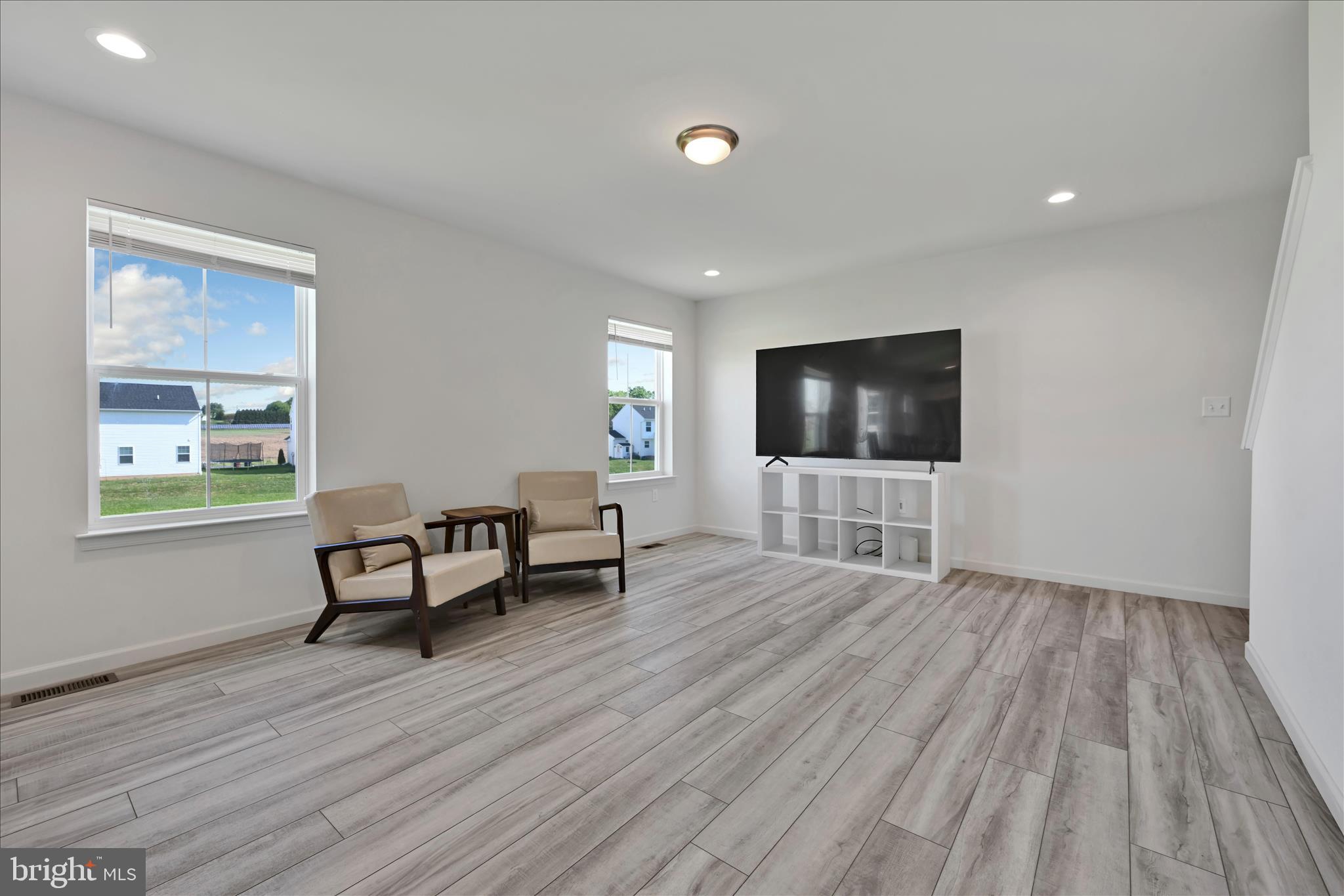 BRIDLE PATH - Residential