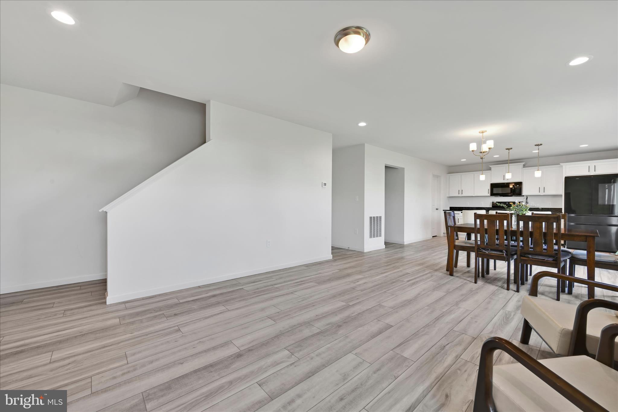 BRIDLE PATH - Residential