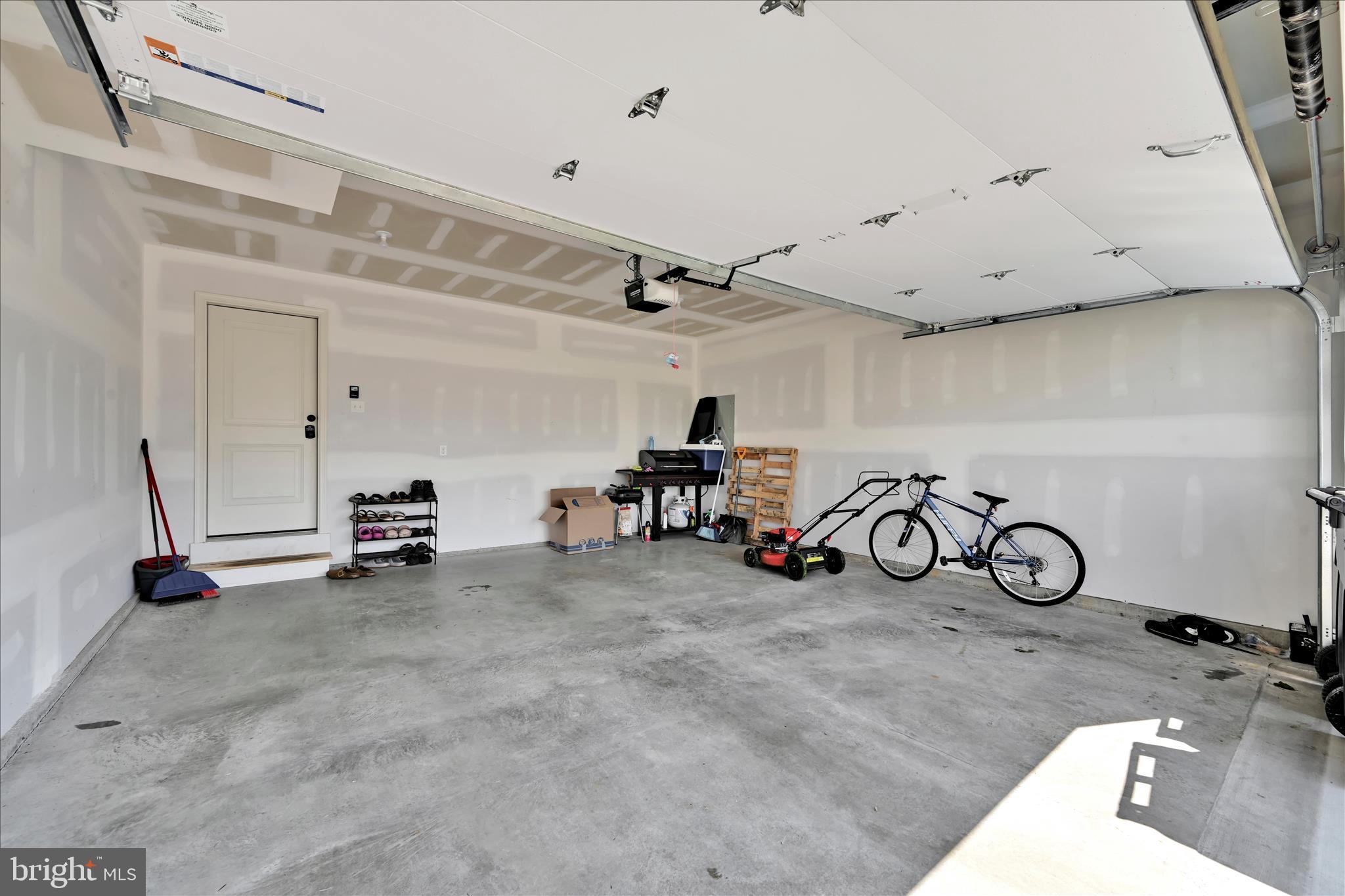 BRIDLE PATH - Residential