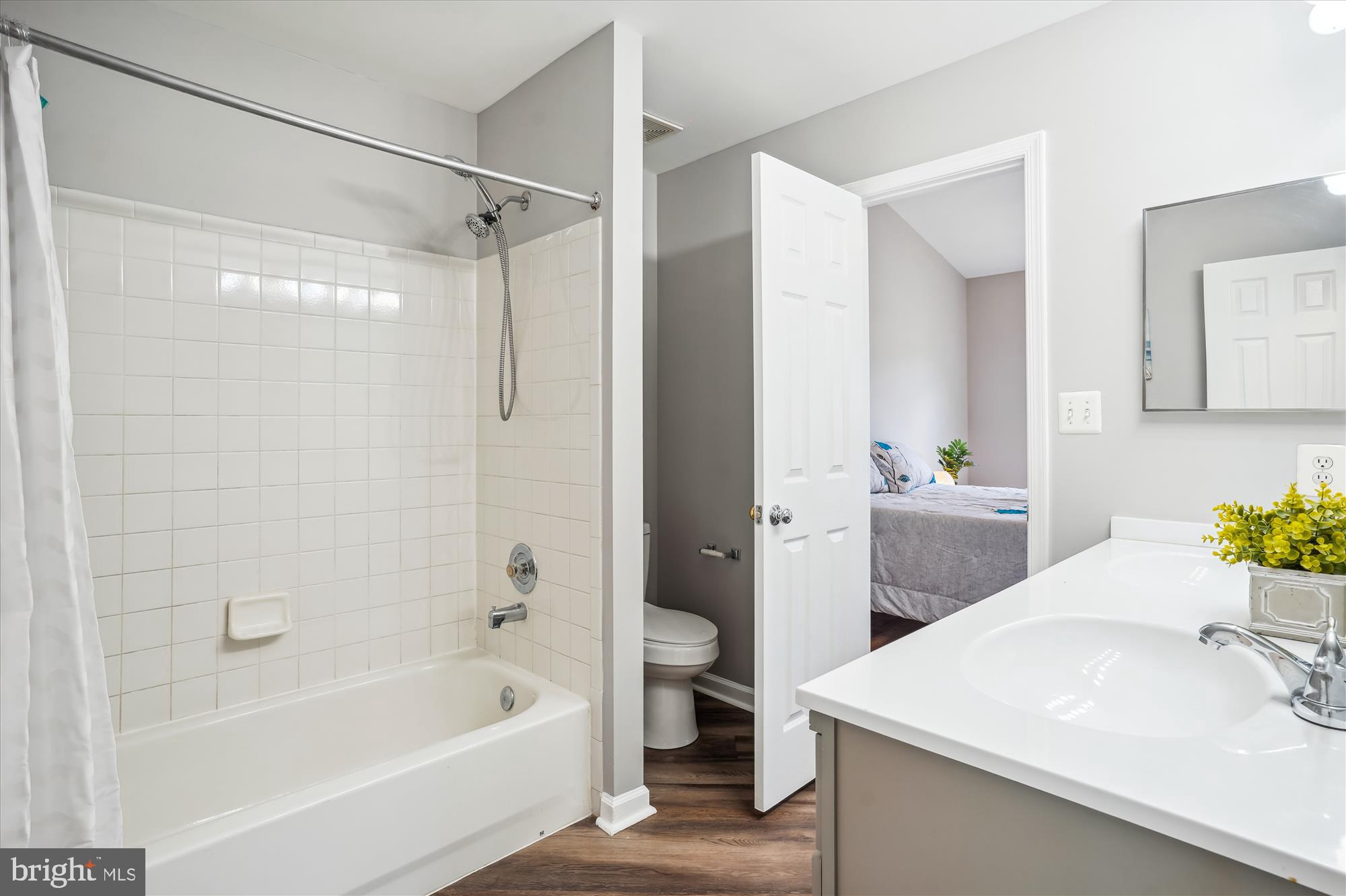 MONTCLAIR MEWS - Residential