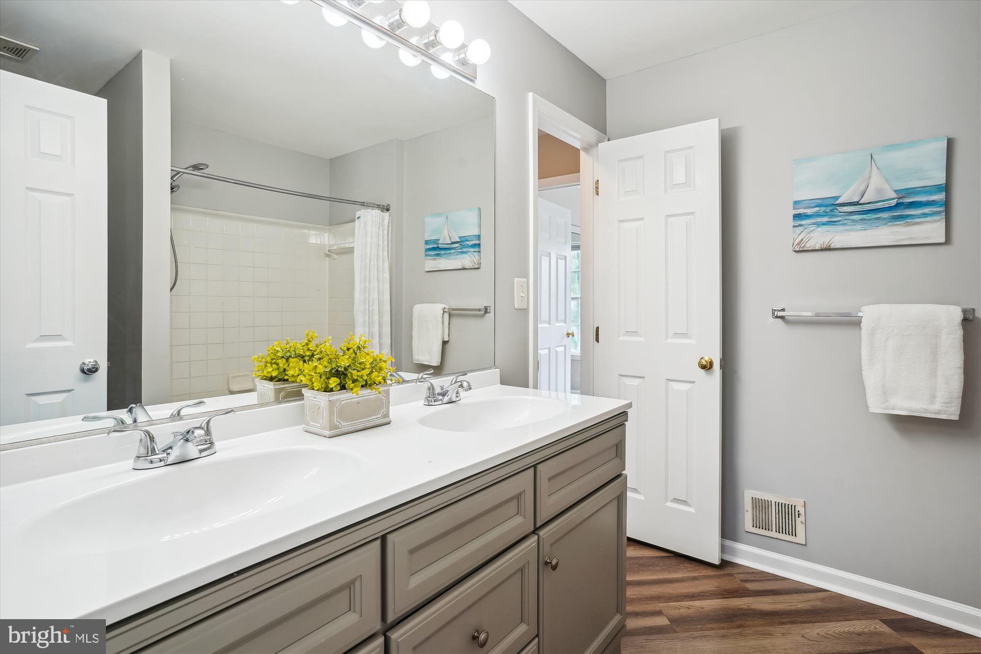 MONTCLAIR MEWS - Residential