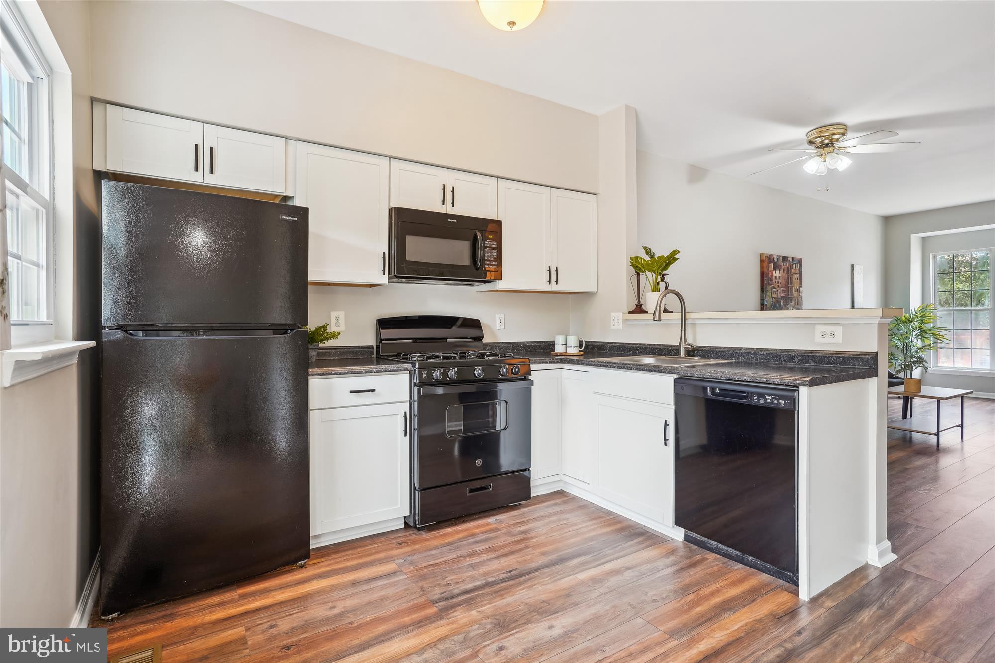 MONTCLAIR MEWS - Residential