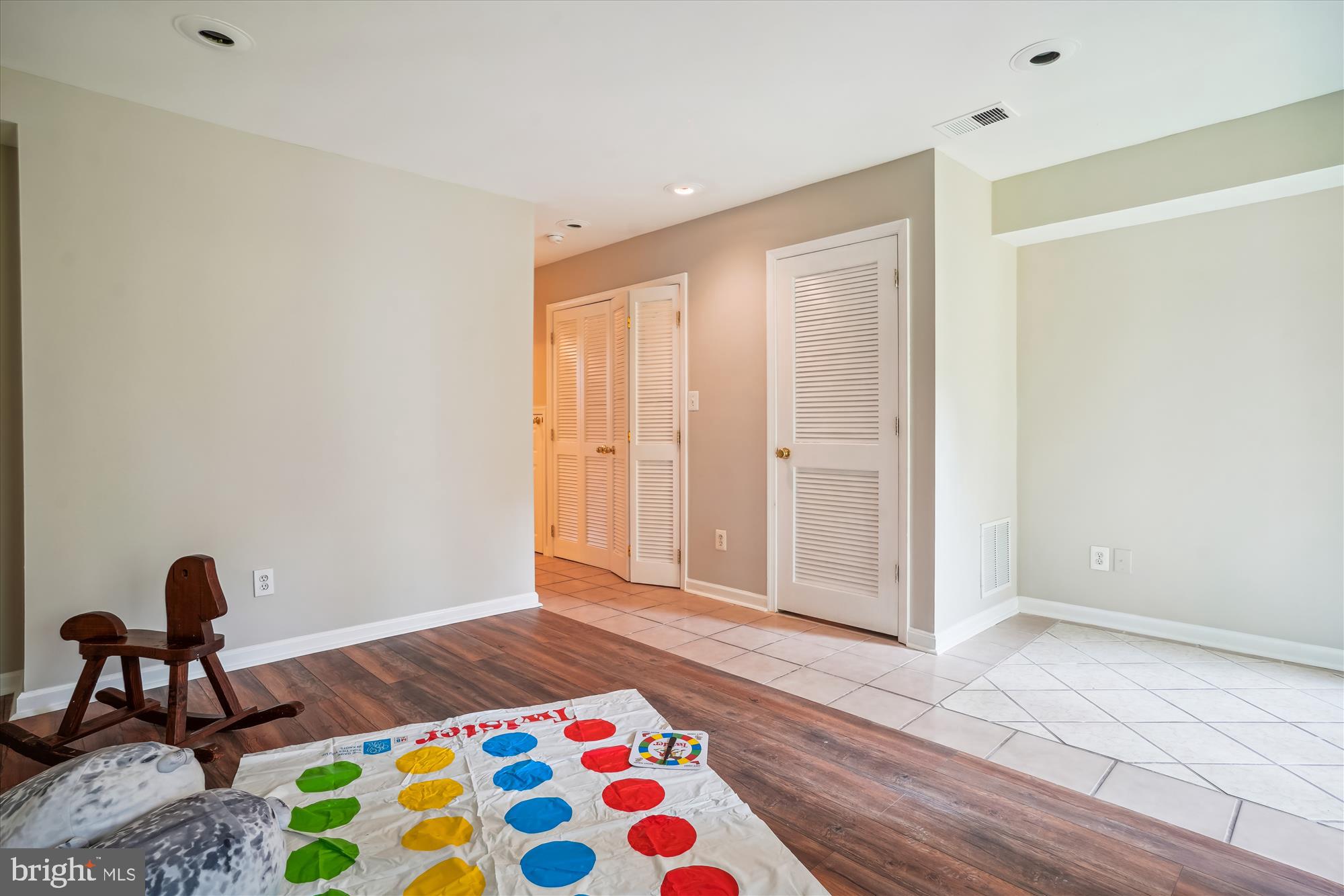 MONTCLAIR MEWS - Residential