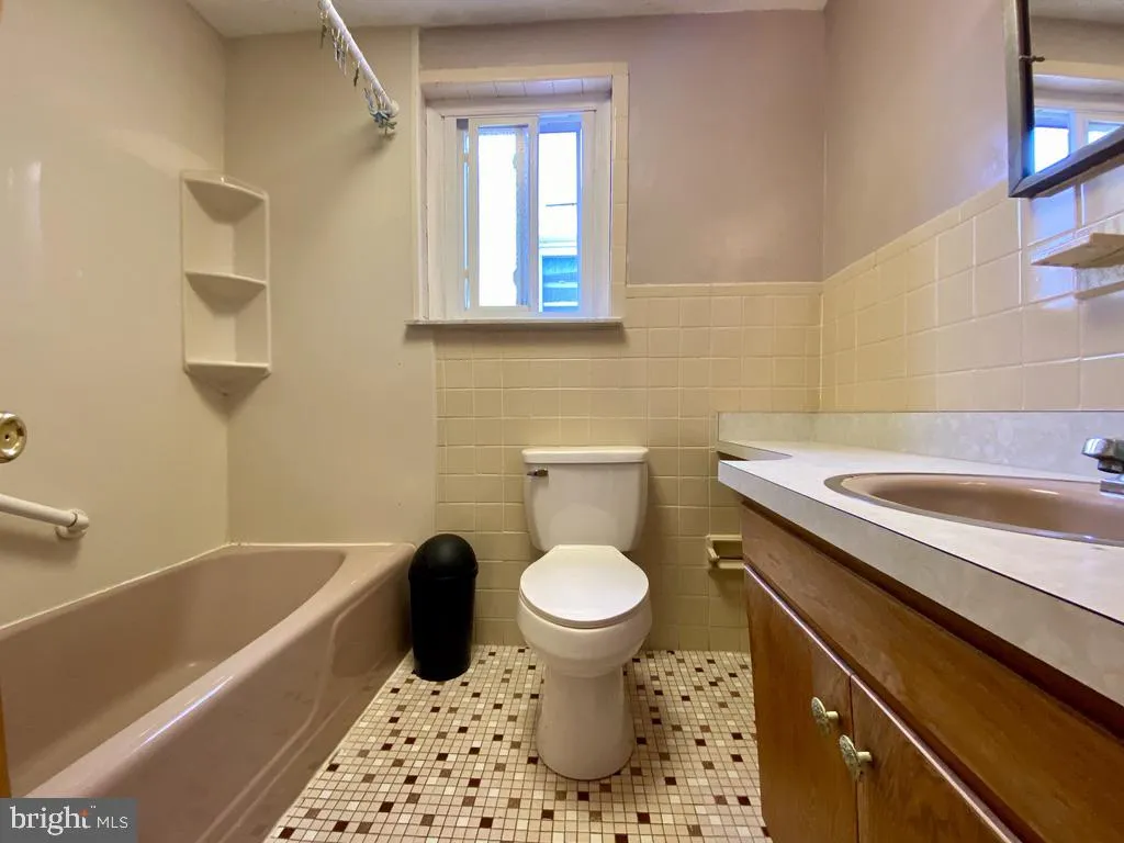 Philadelphia, Pennsylvania 19148, United States, 3 Bedrooms Bedrooms, ,2 BathroomsBathrooms,Residential,Pending,30769