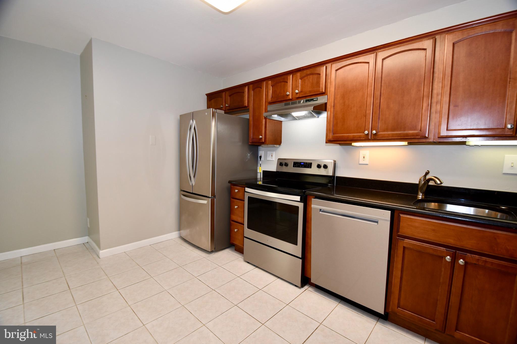 307 YOAKUM PARKWAY 606