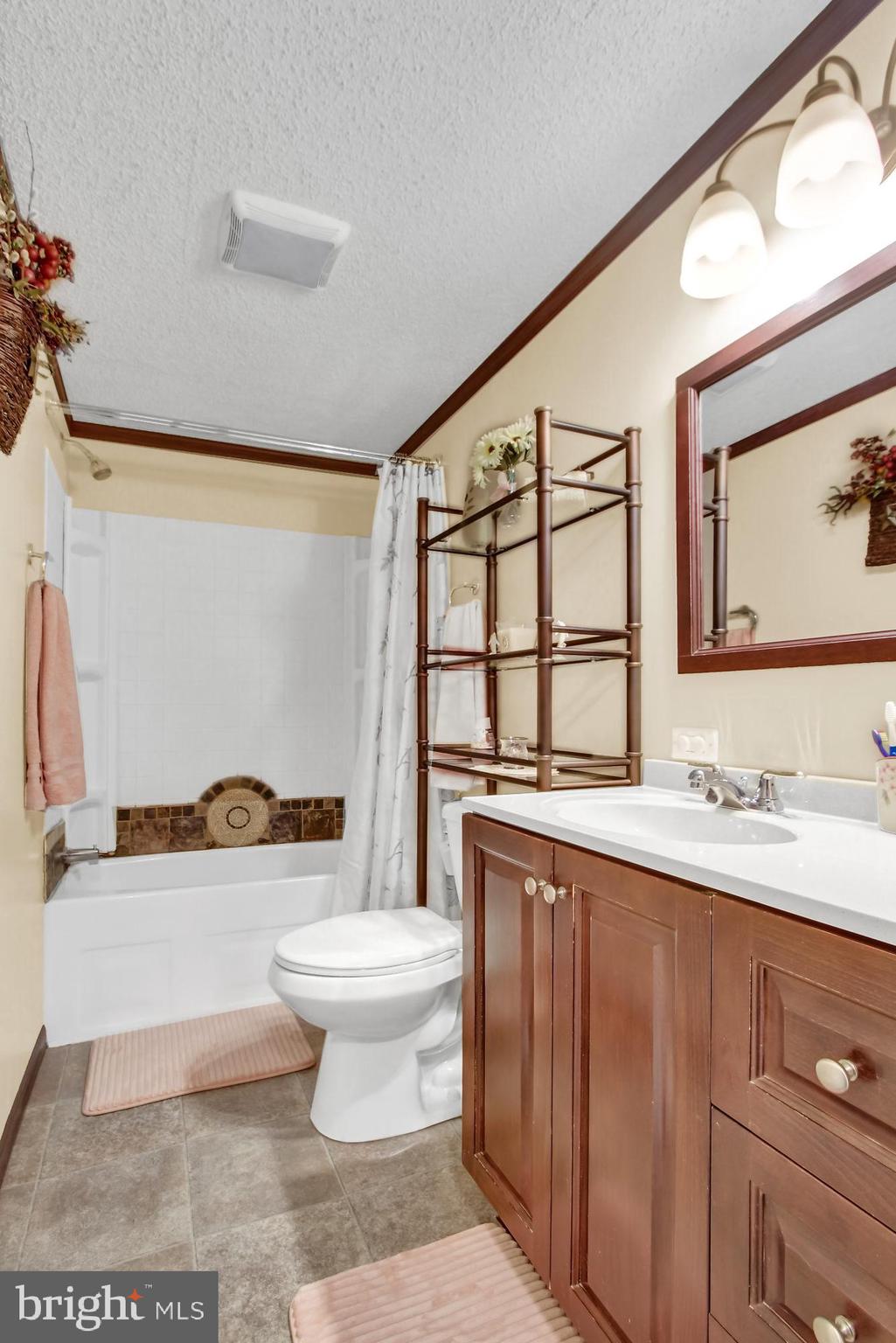 WINDSOR TWP - Residential