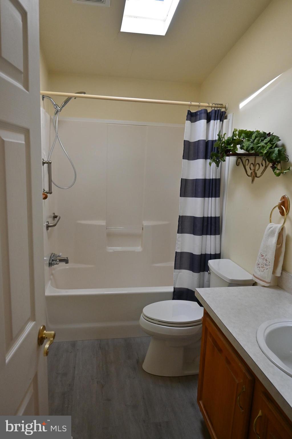 QUIET ACRES - Residential