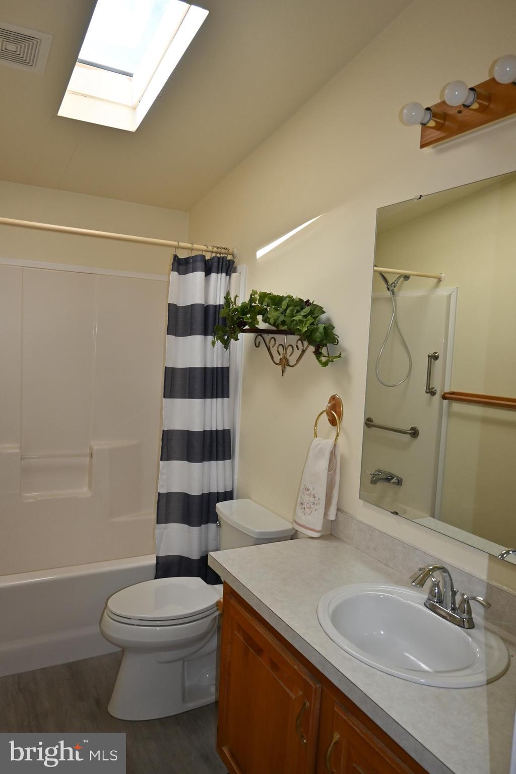 QUIET ACRES - Residential