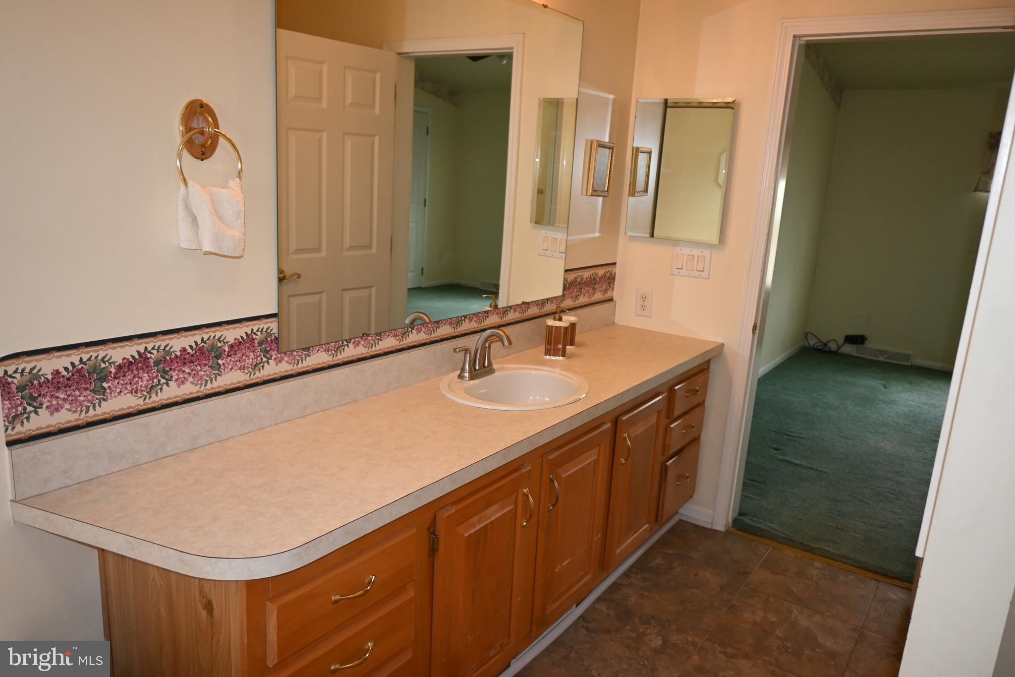 QUIET ACRES - Residential