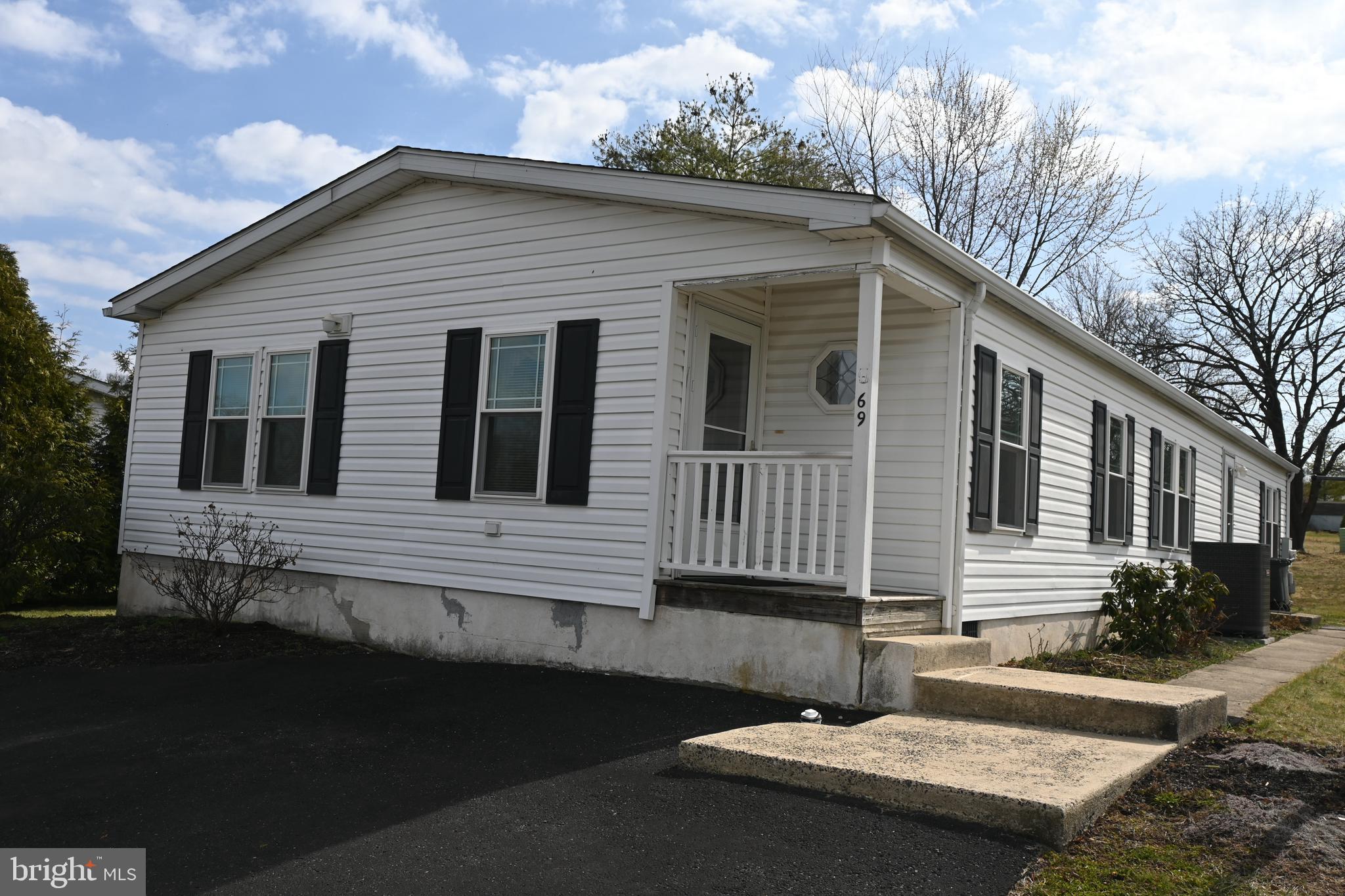 QUIET ACRES - Residential