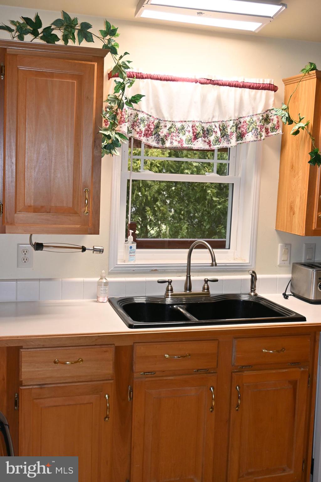 QUIET ACRES - Residential