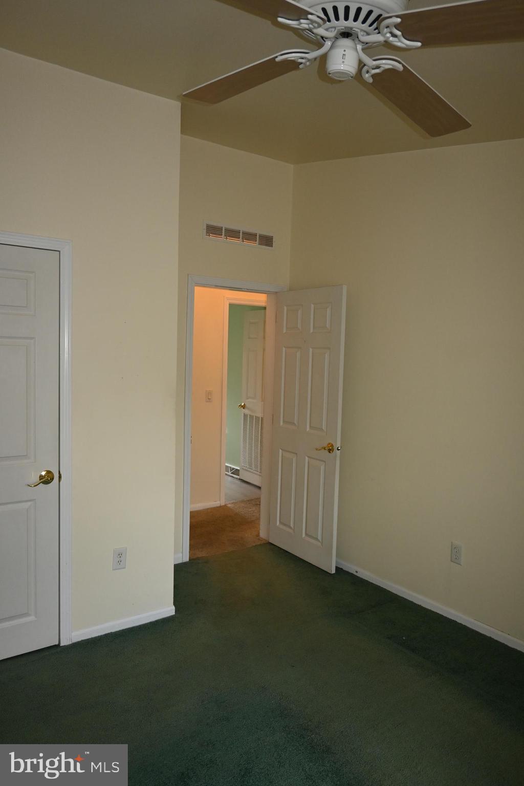 QUIET ACRES - Residential