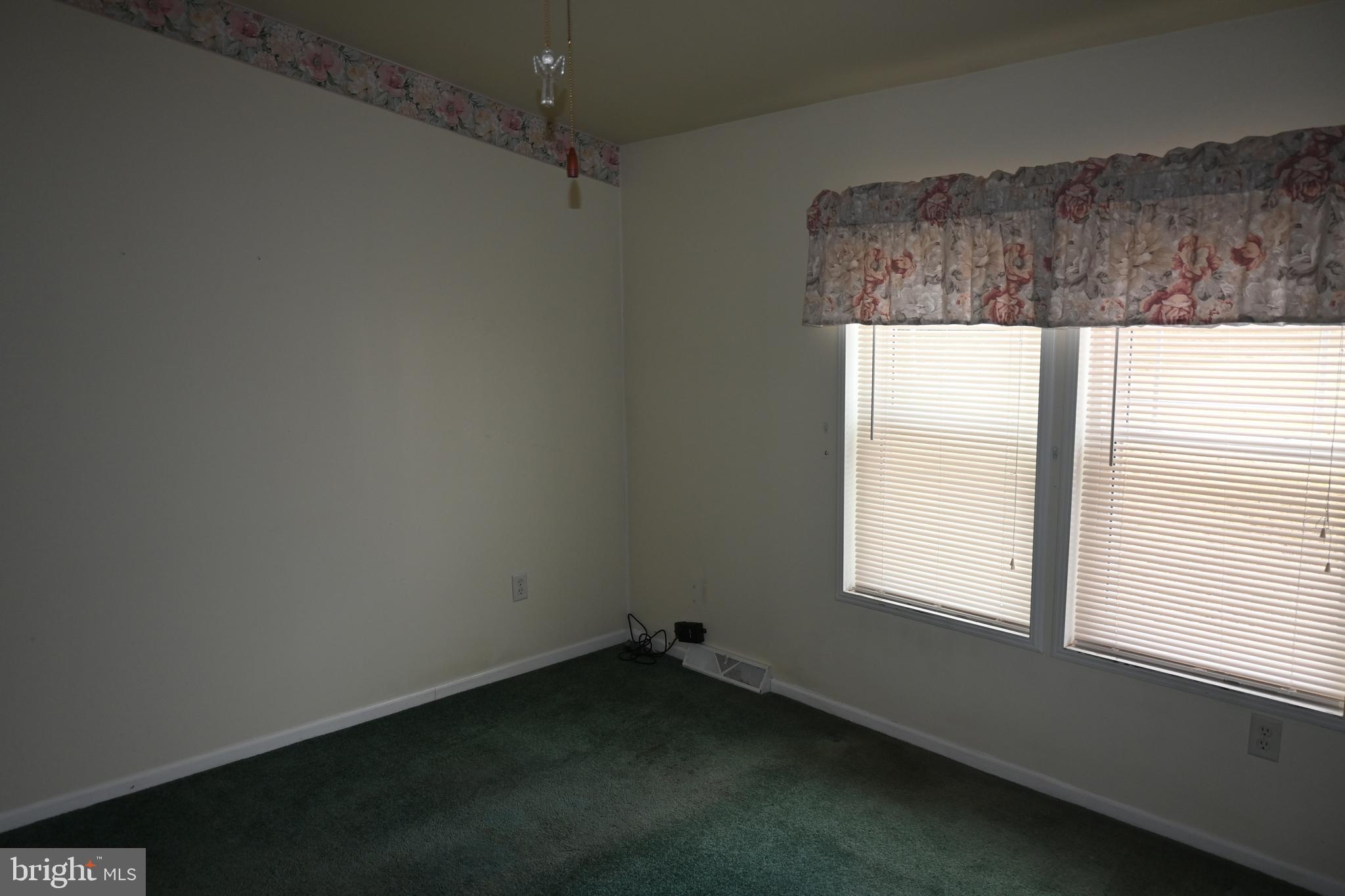 QUIET ACRES - Residential