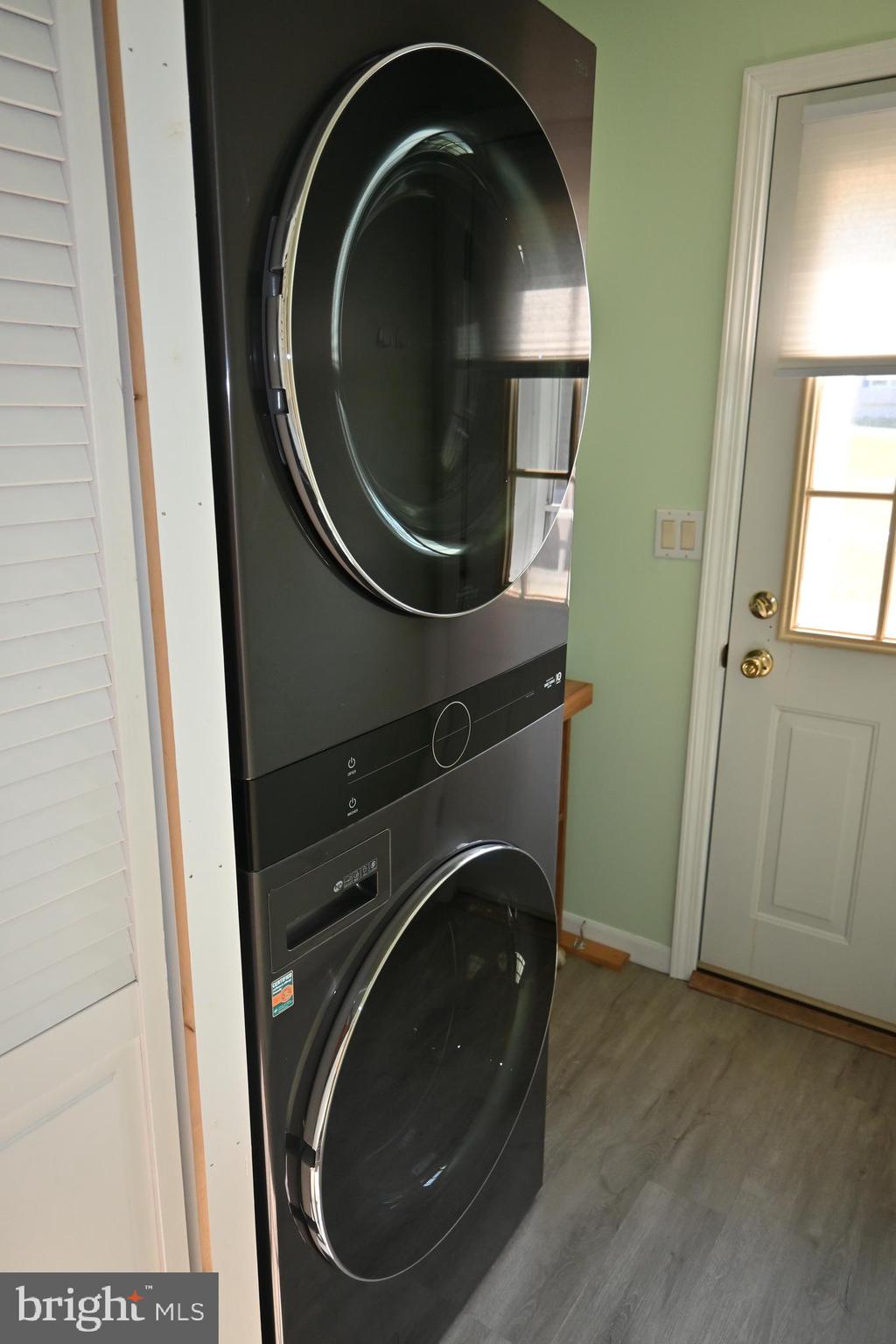 QUIET ACRES - Residential