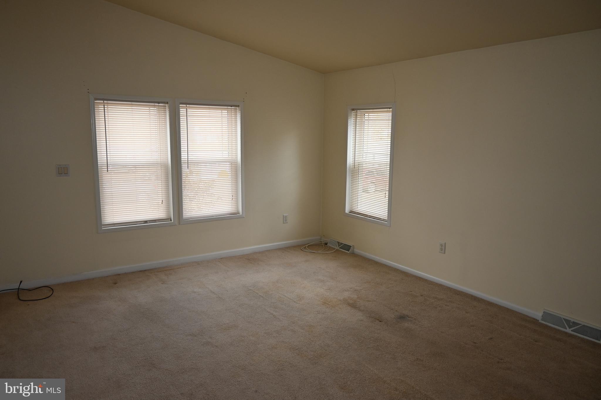 QUIET ACRES - Residential