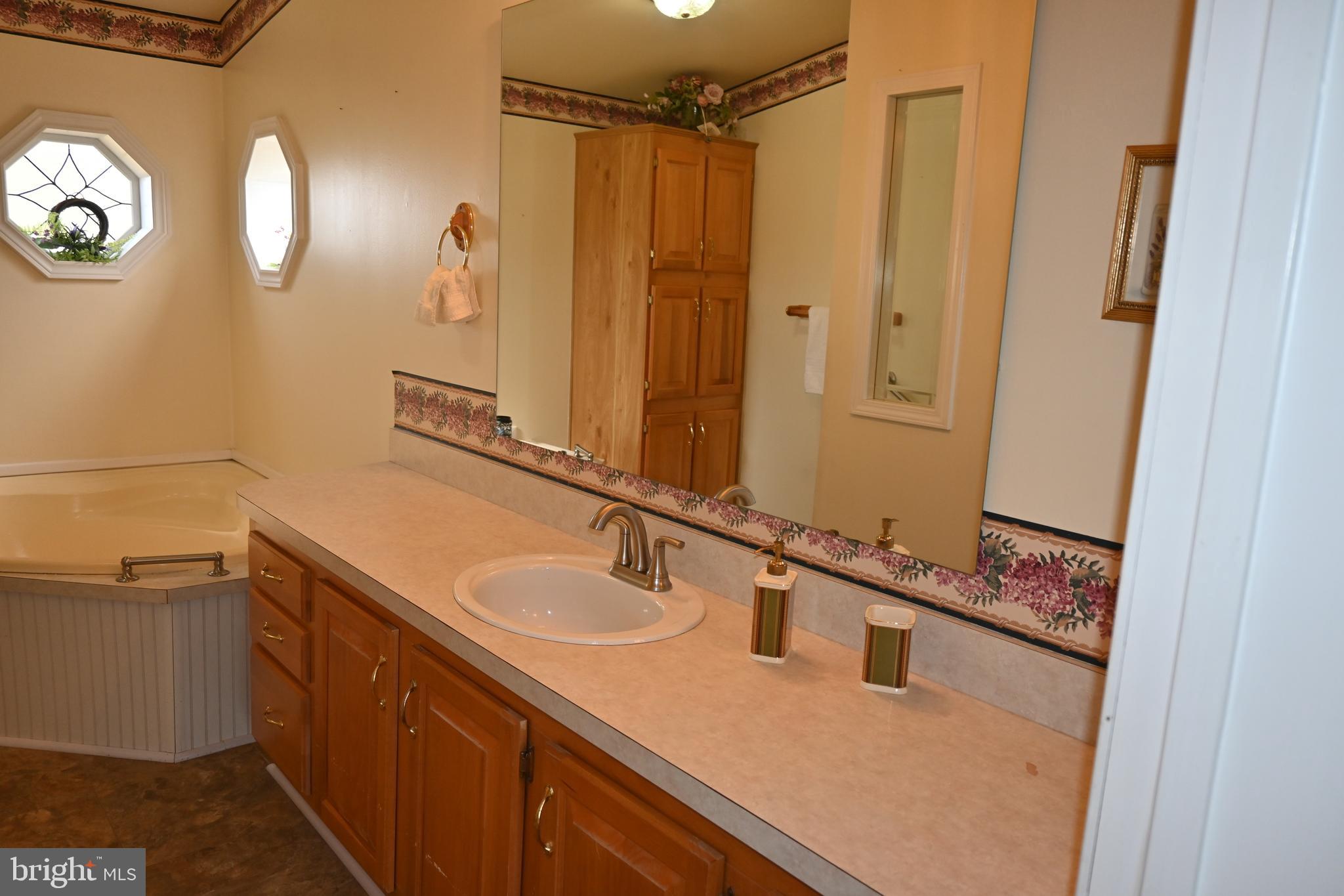 QUIET ACRES - Residential