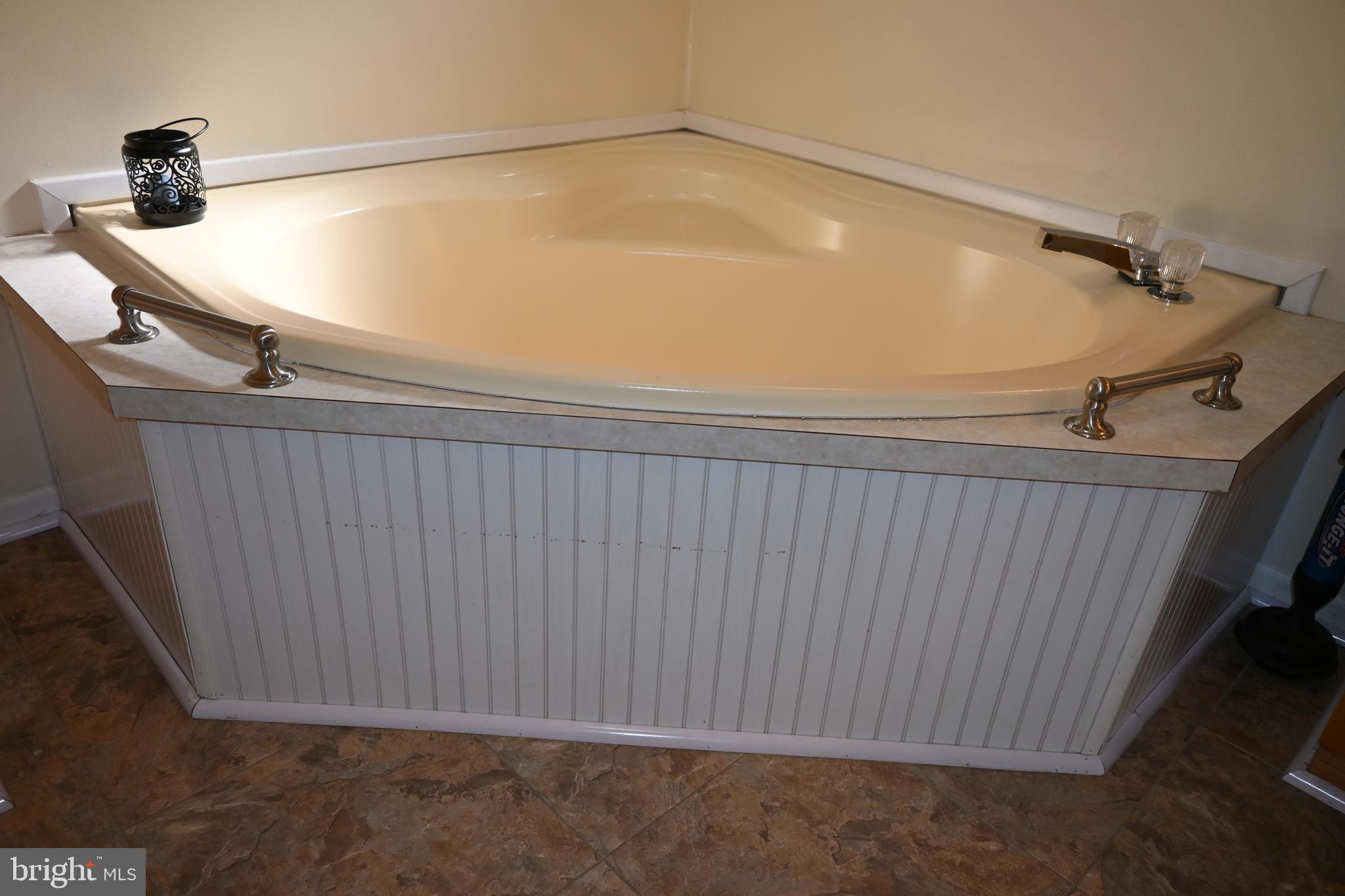 QUIET ACRES - Residential