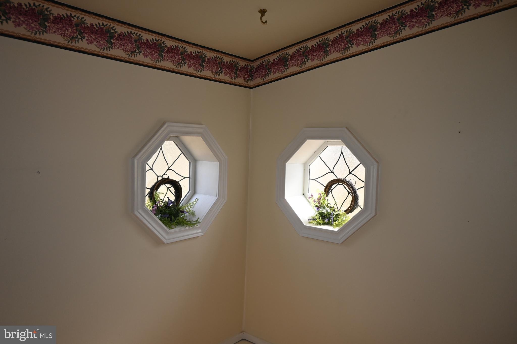 QUIET ACRES - Residential