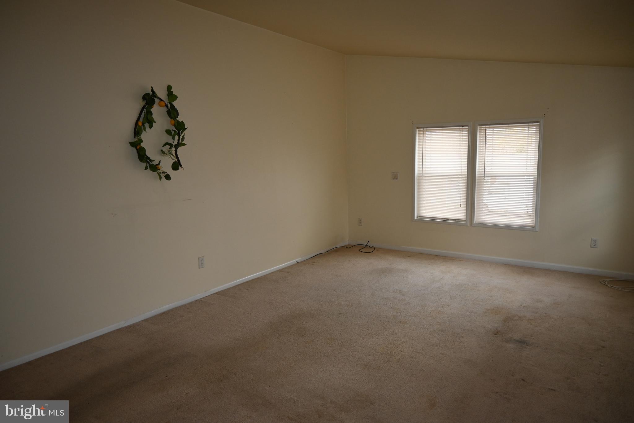 QUIET ACRES - Residential