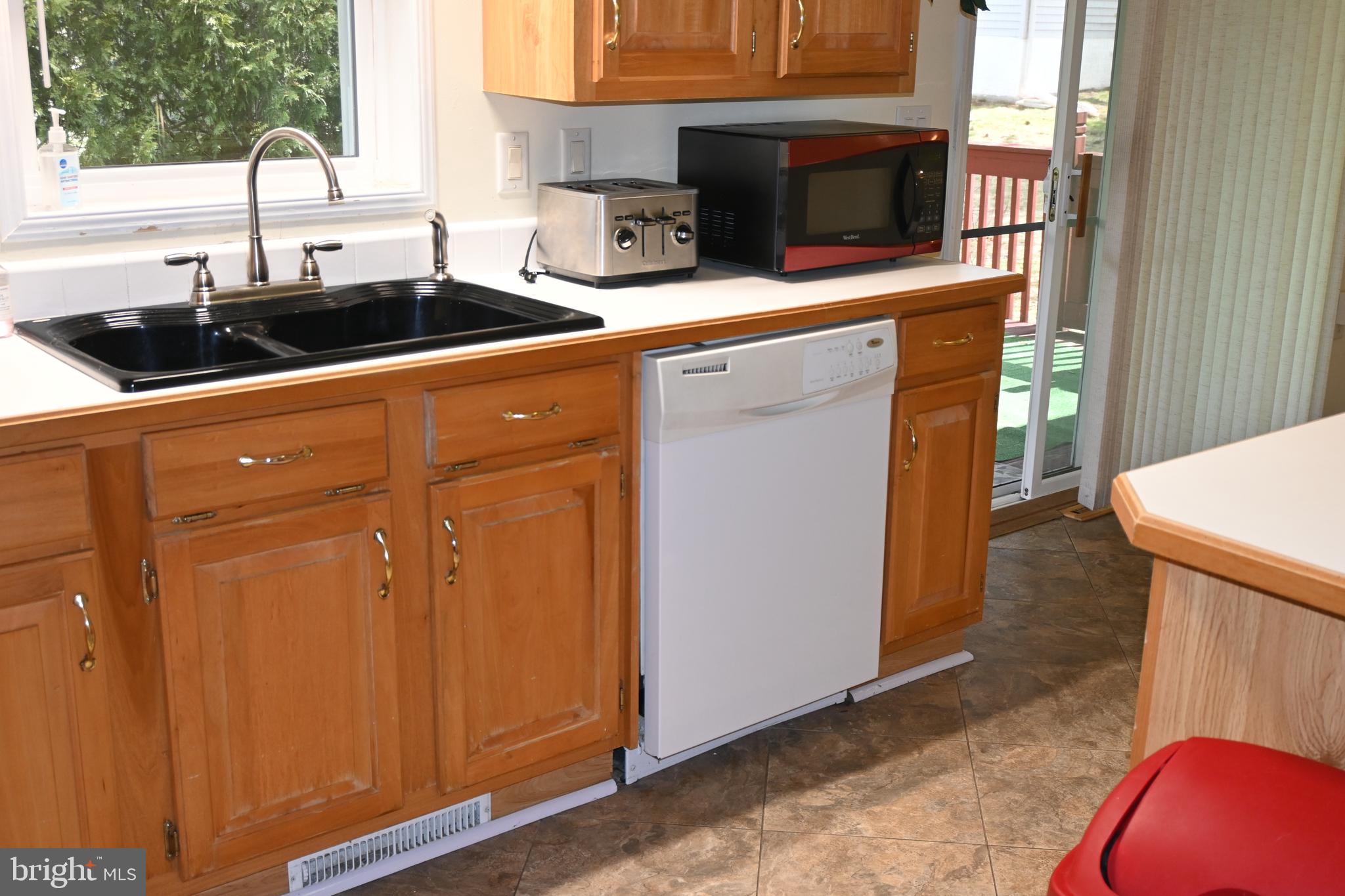 QUIET ACRES - Residential