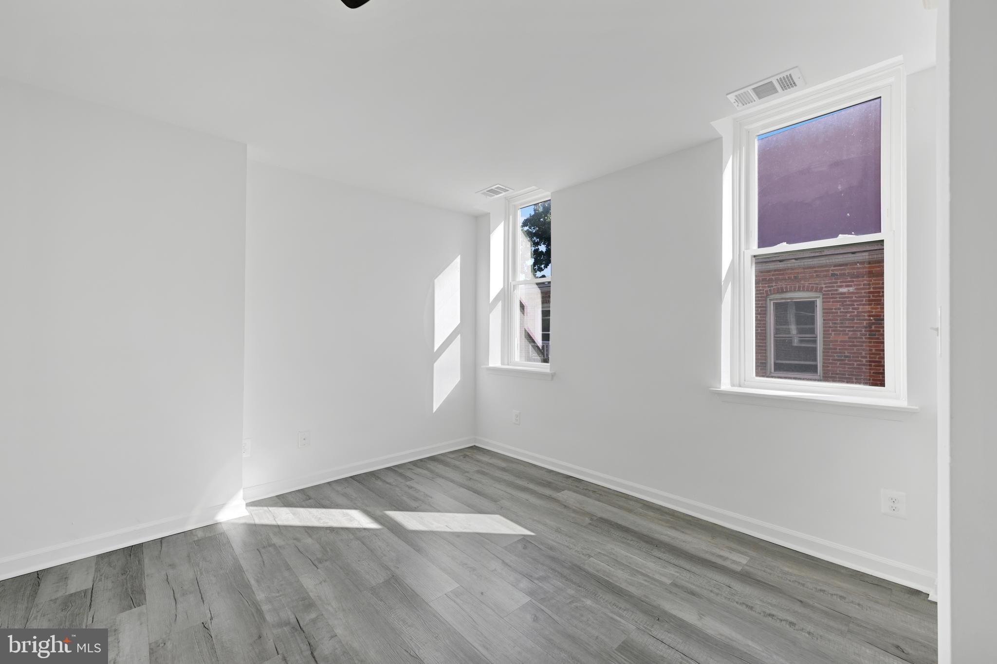 WASHINGTON SQUARE - Residential