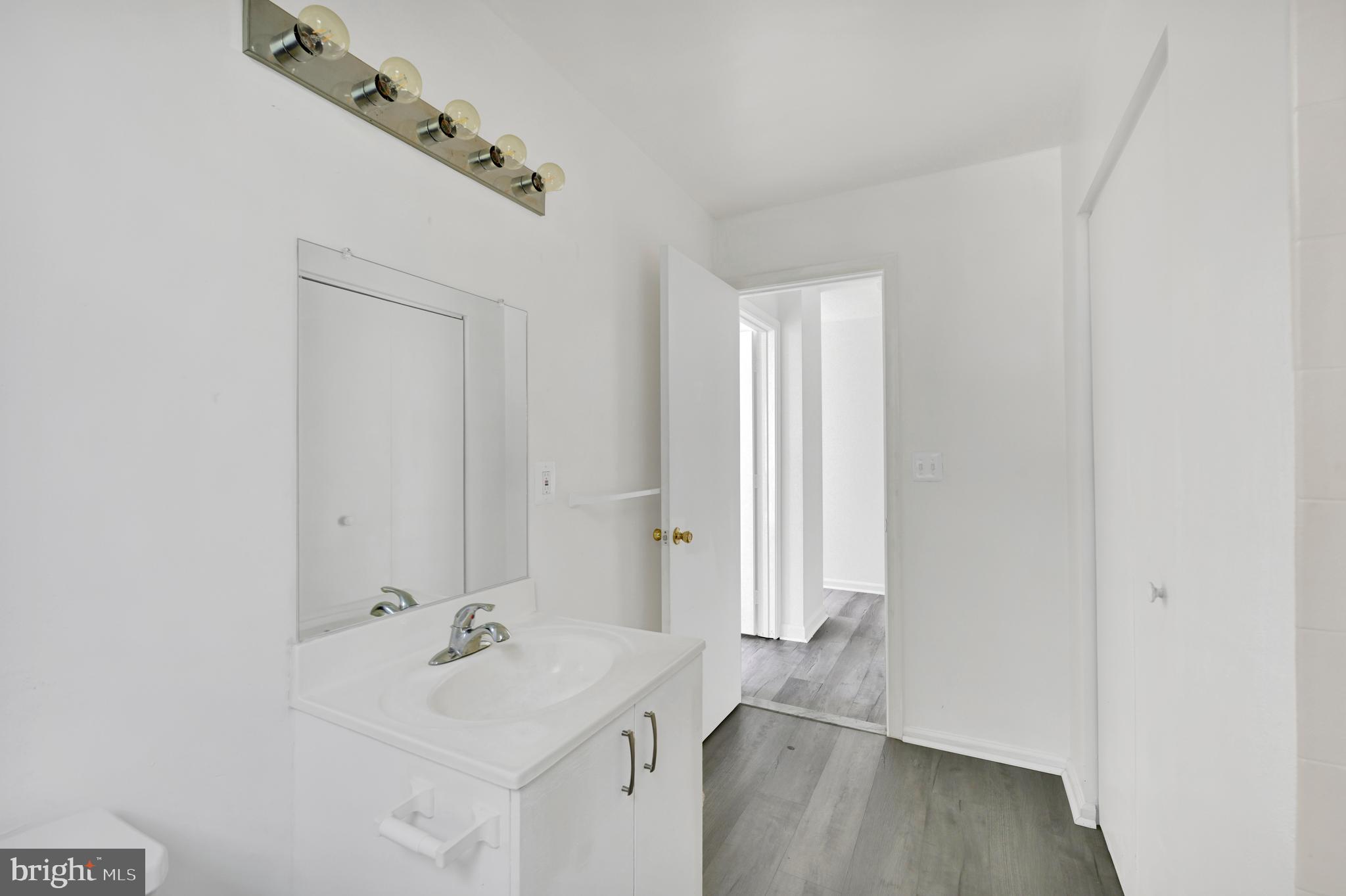 WASHINGTON SQUARE - Residential