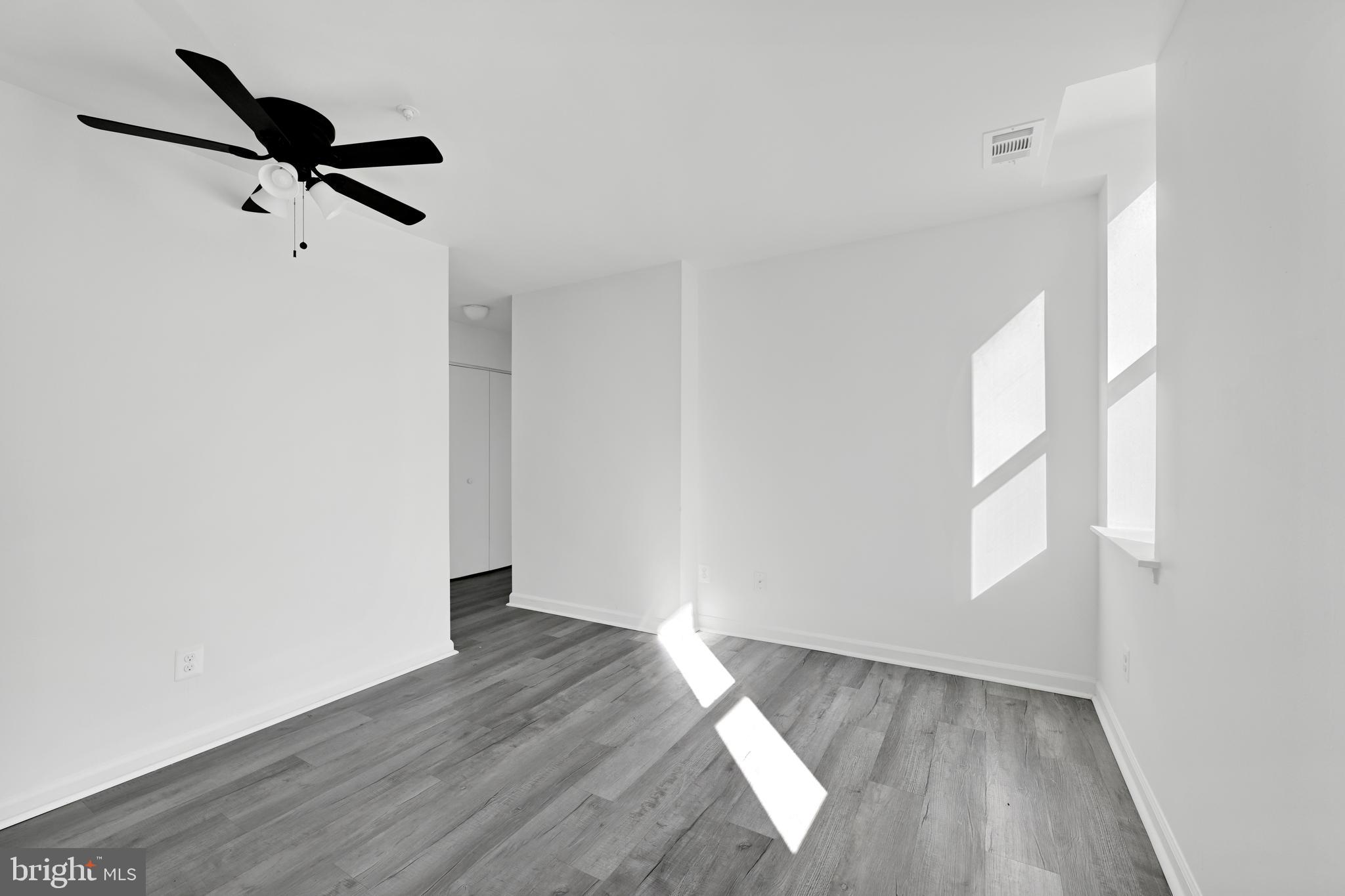 WASHINGTON SQUARE - Residential