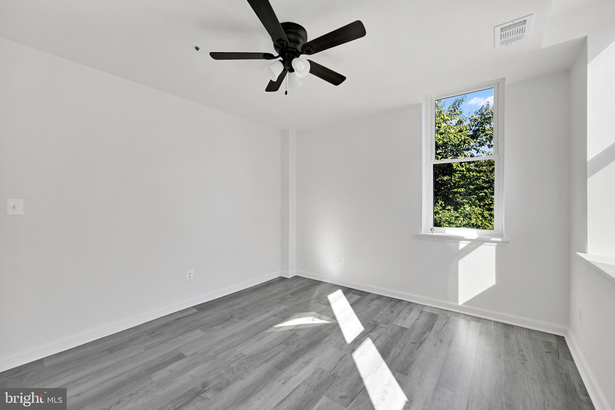 WASHINGTON SQUARE - Residential