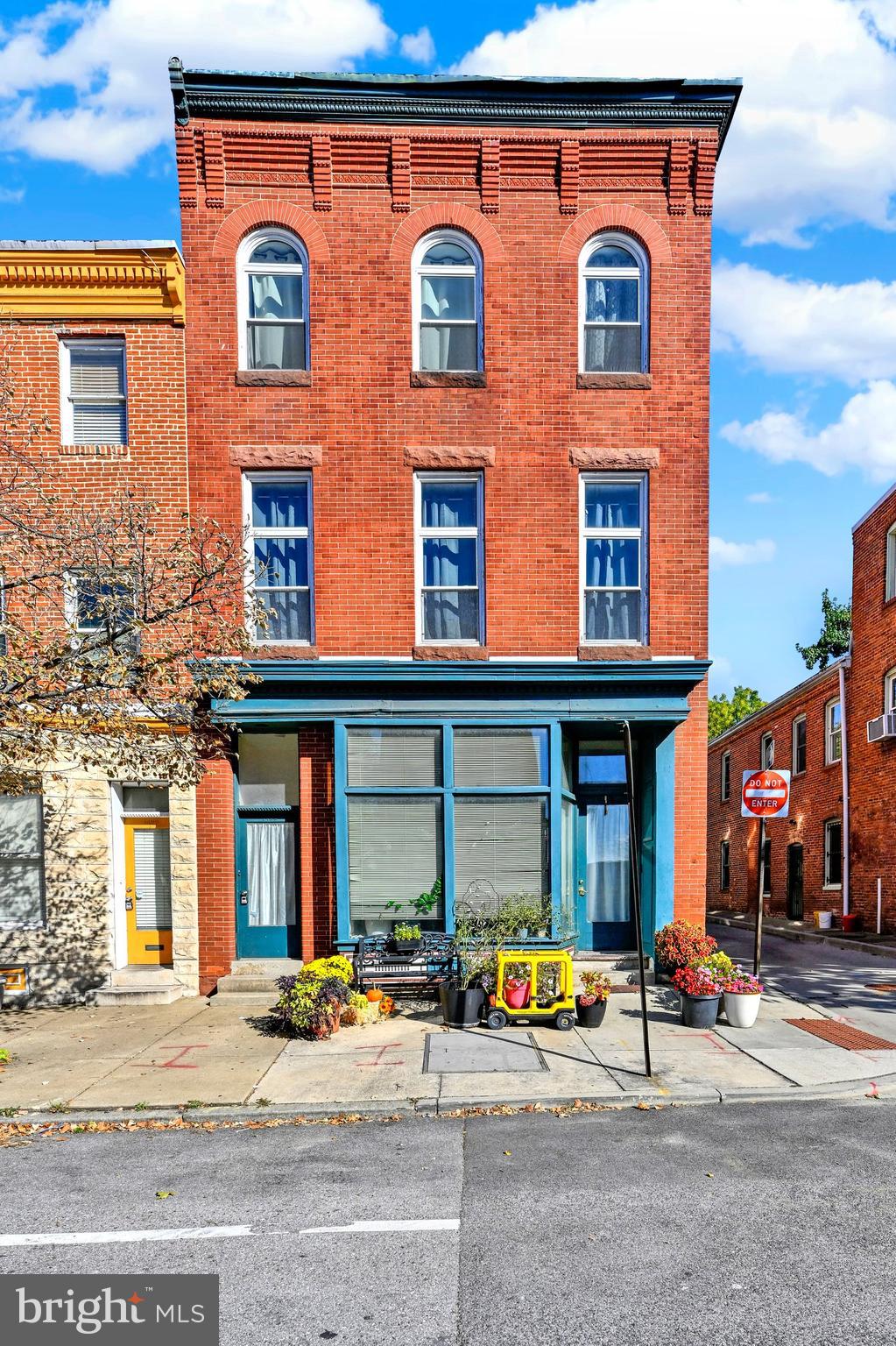 WASHINGTON SQUARE - Residential
