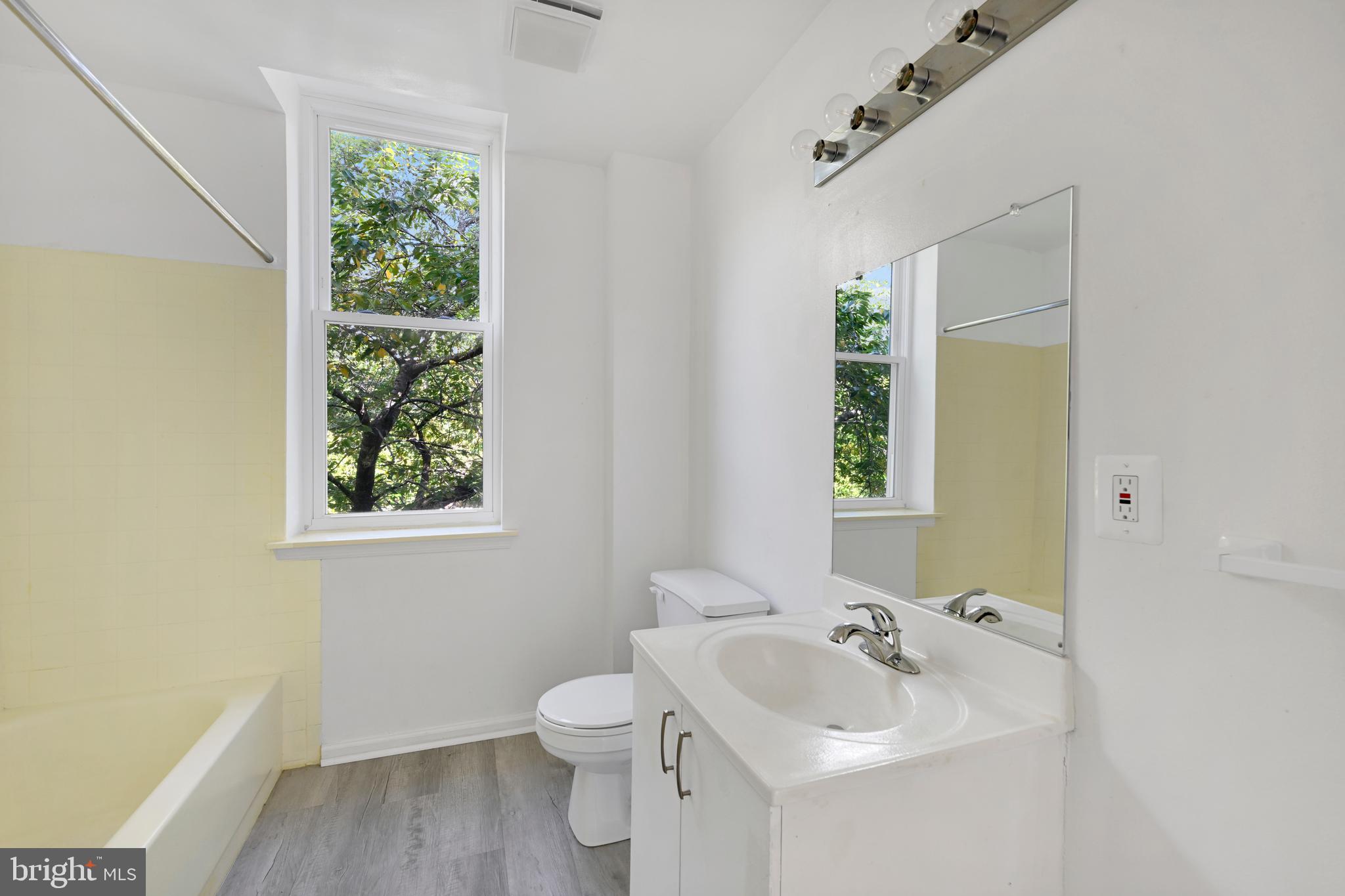 WASHINGTON SQUARE - Residential