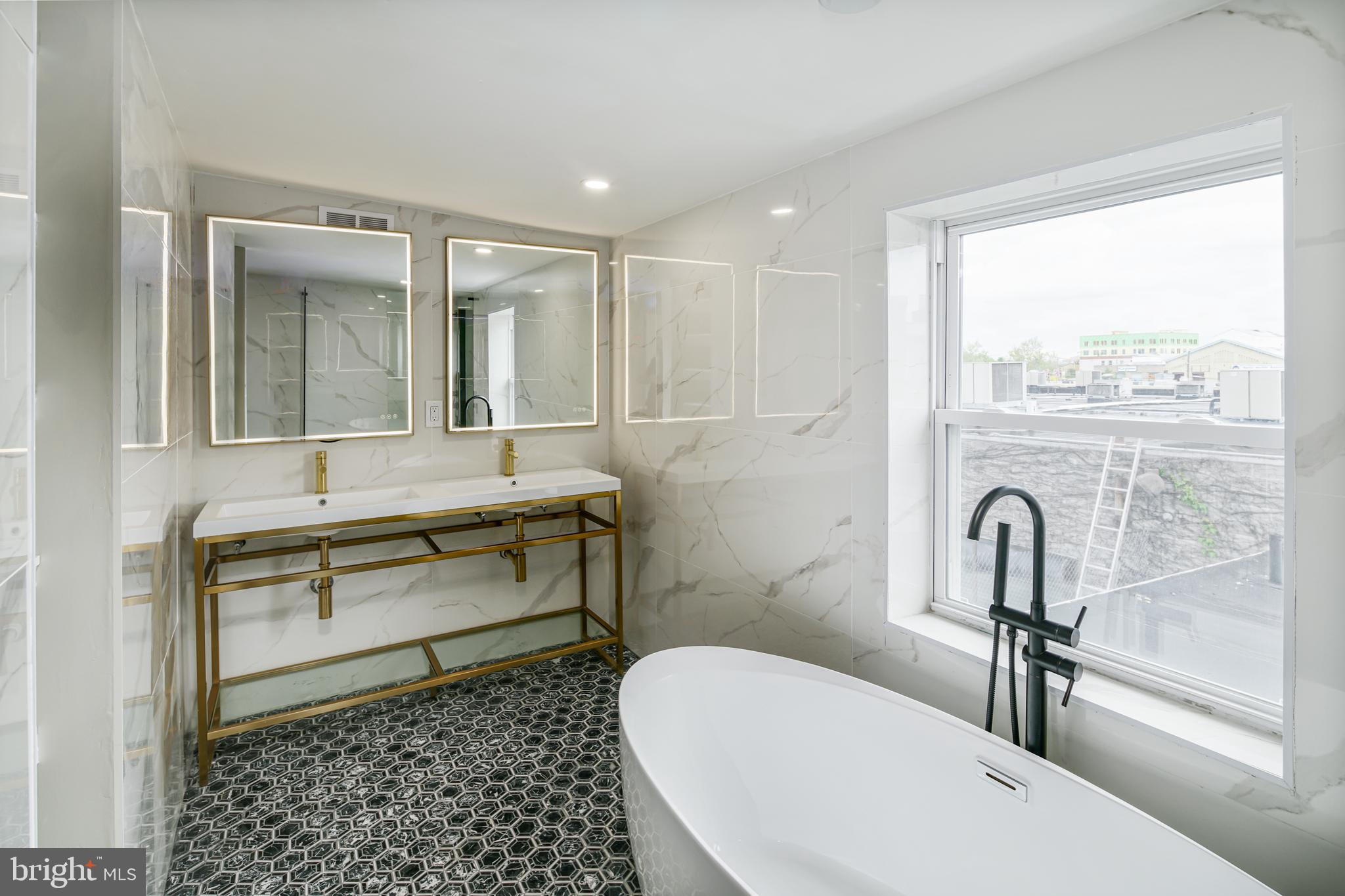 PASSYUNK SQUARE - Residential