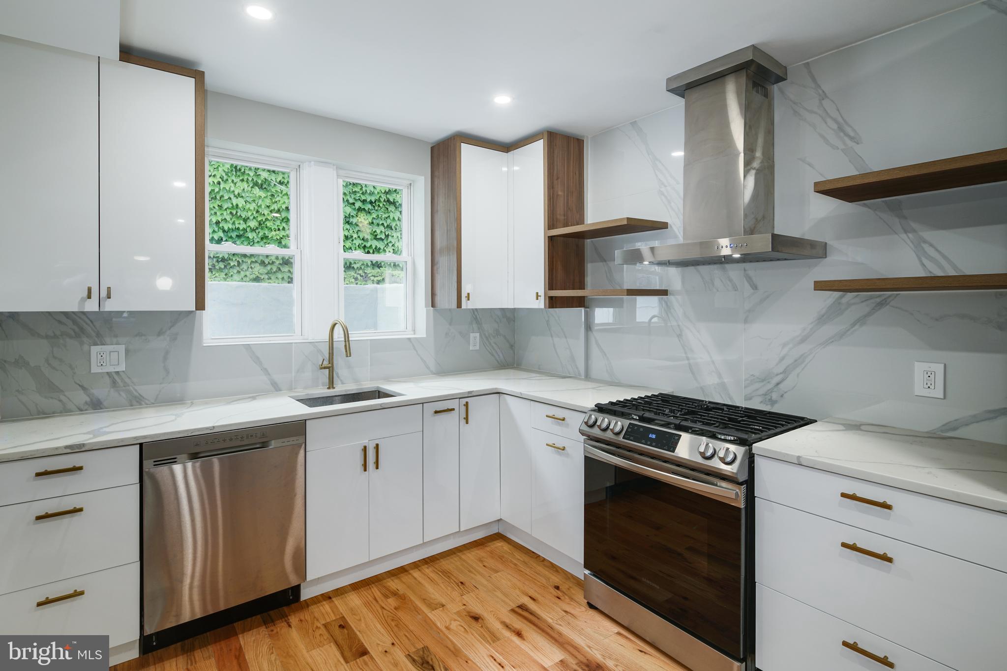 PASSYUNK SQUARE - Residential