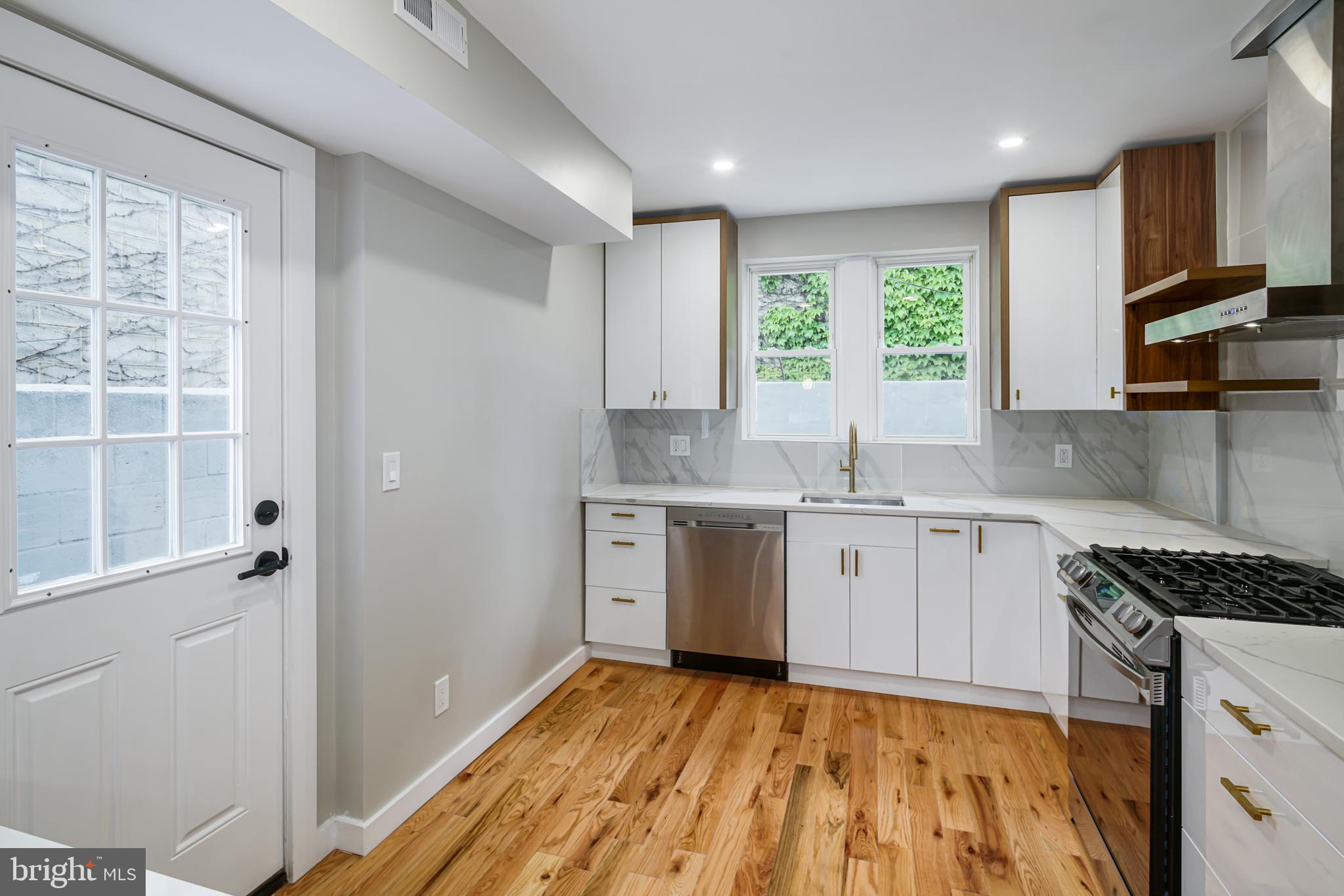 PASSYUNK SQUARE - Residential