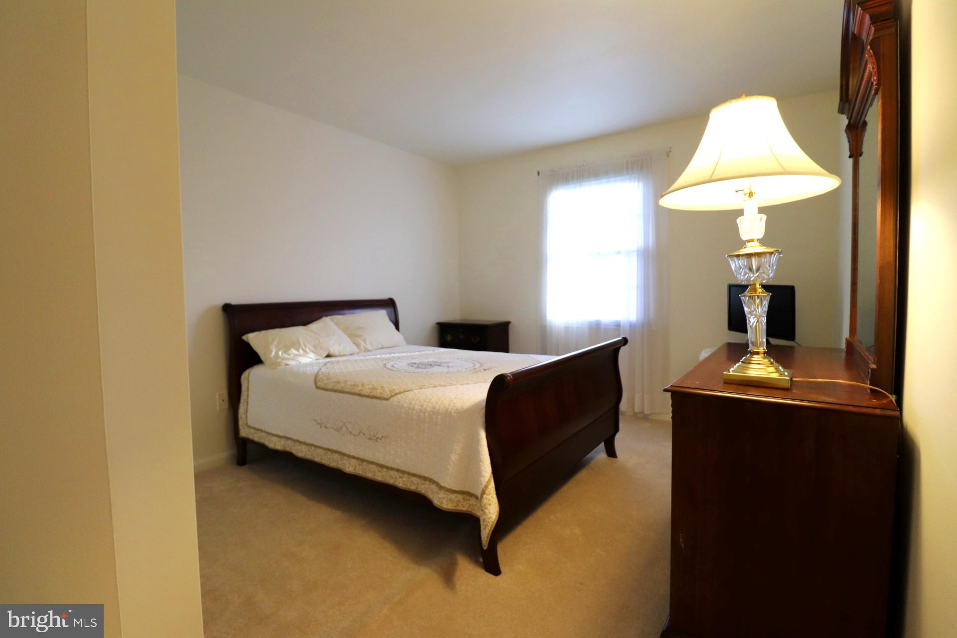 ORANGE HUNT SQUARE - Residential