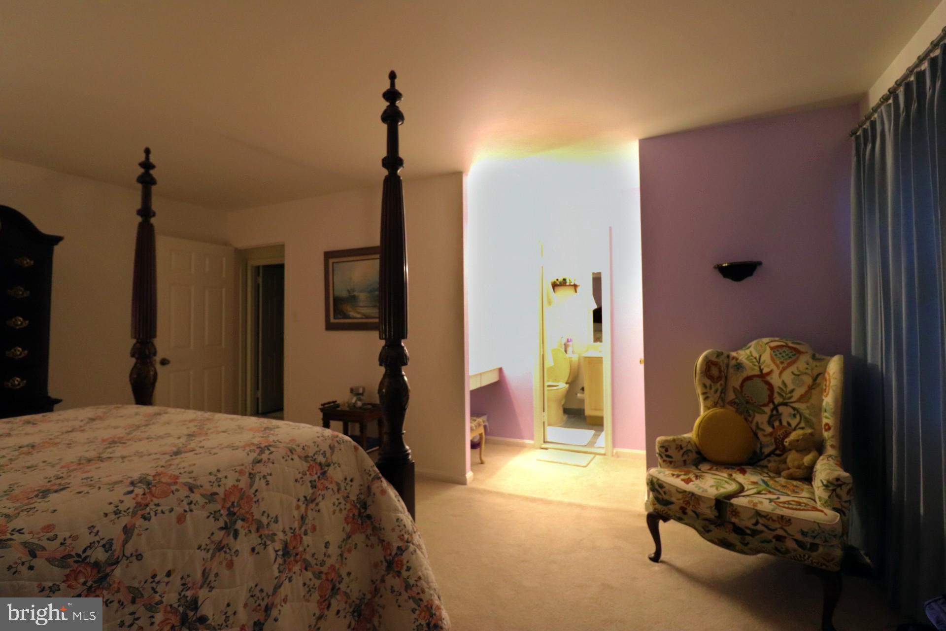 ORANGE HUNT SQUARE - Residential