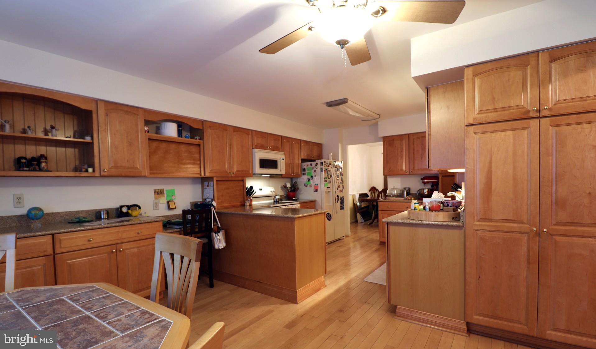 ORANGE HUNT SQUARE - Residential