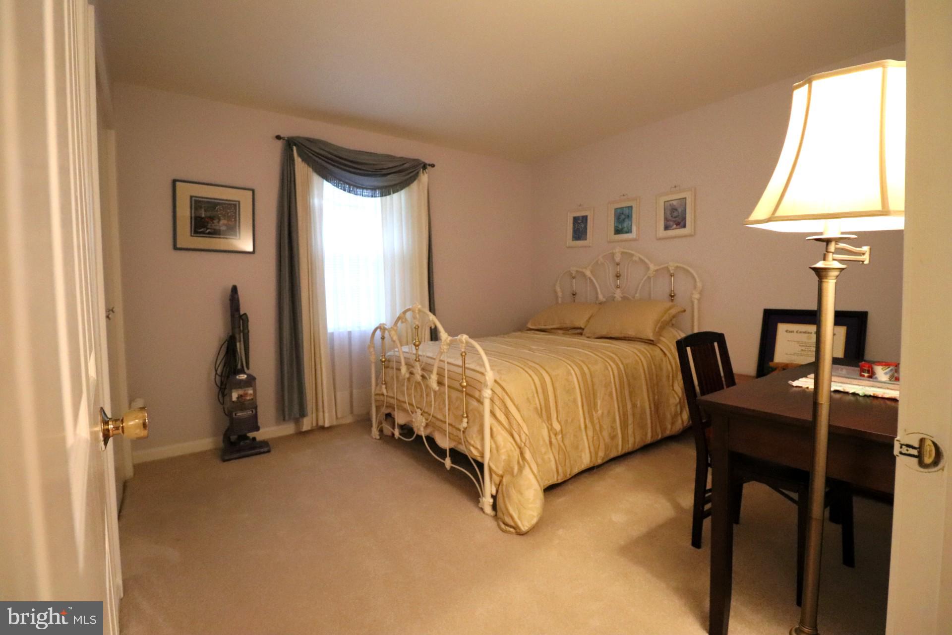 ORANGE HUNT SQUARE - Residential