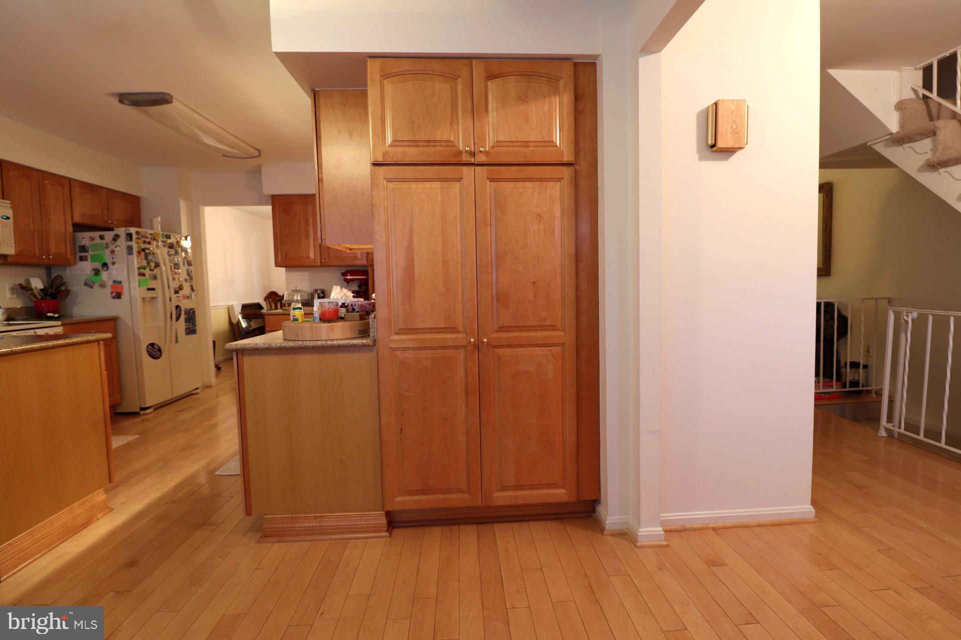 ORANGE HUNT SQUARE - Residential