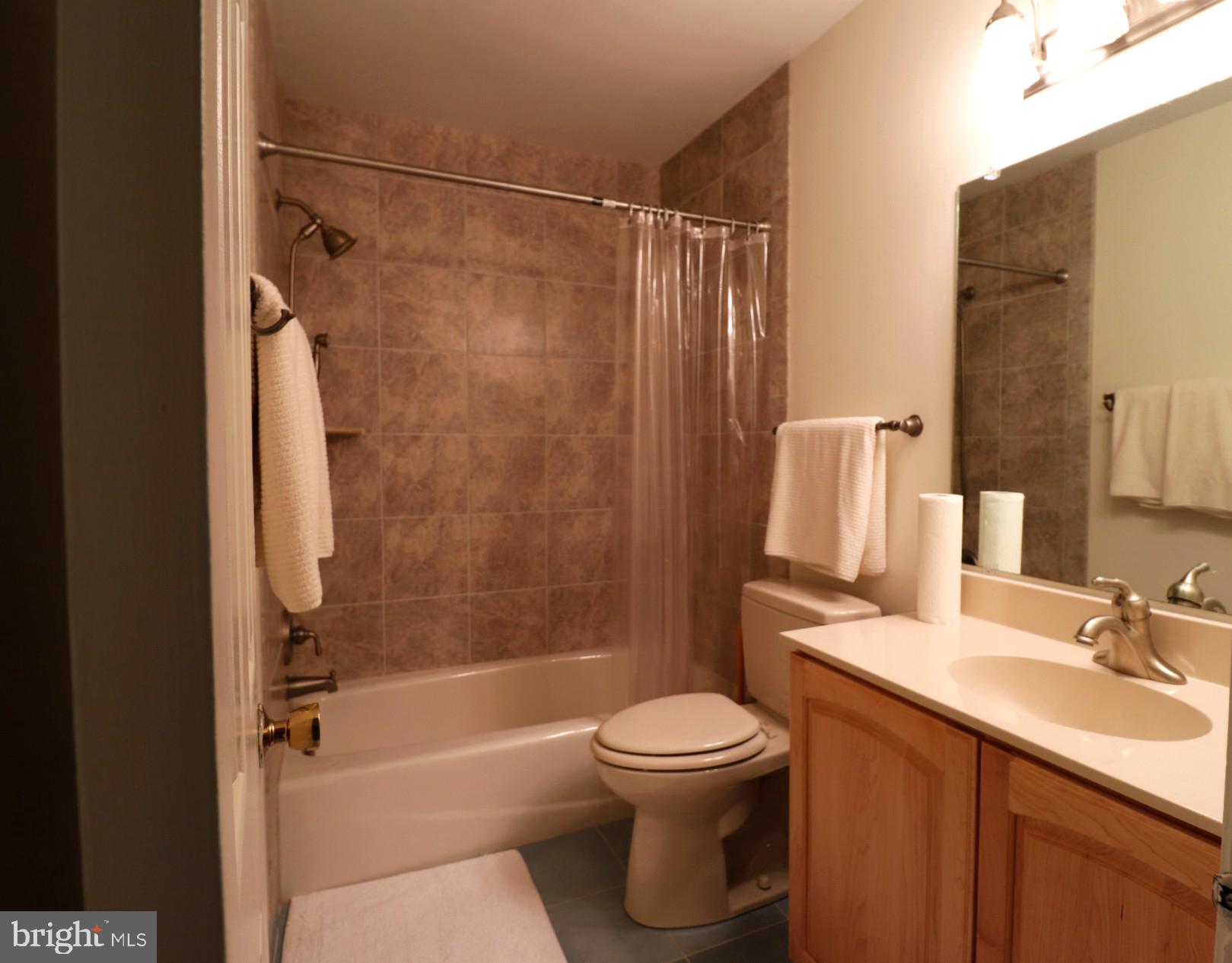 ORANGE HUNT SQUARE - Residential