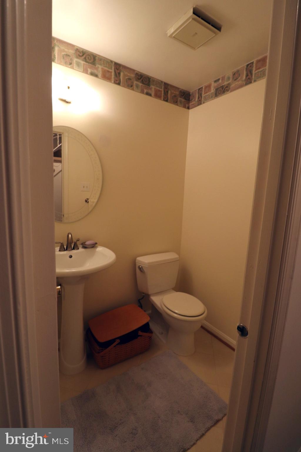 ORANGE HUNT SQUARE - Residential