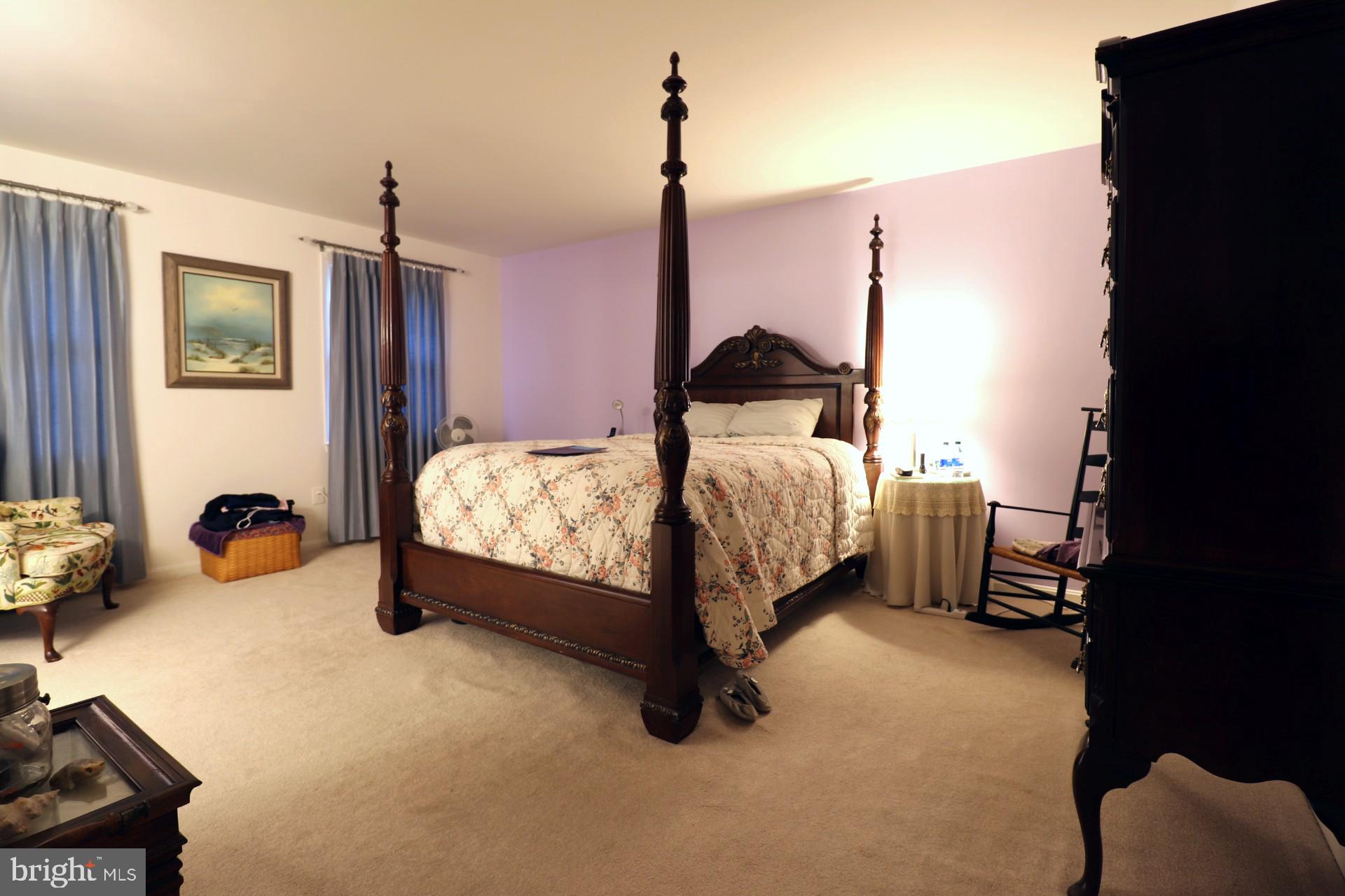 ORANGE HUNT SQUARE - Residential