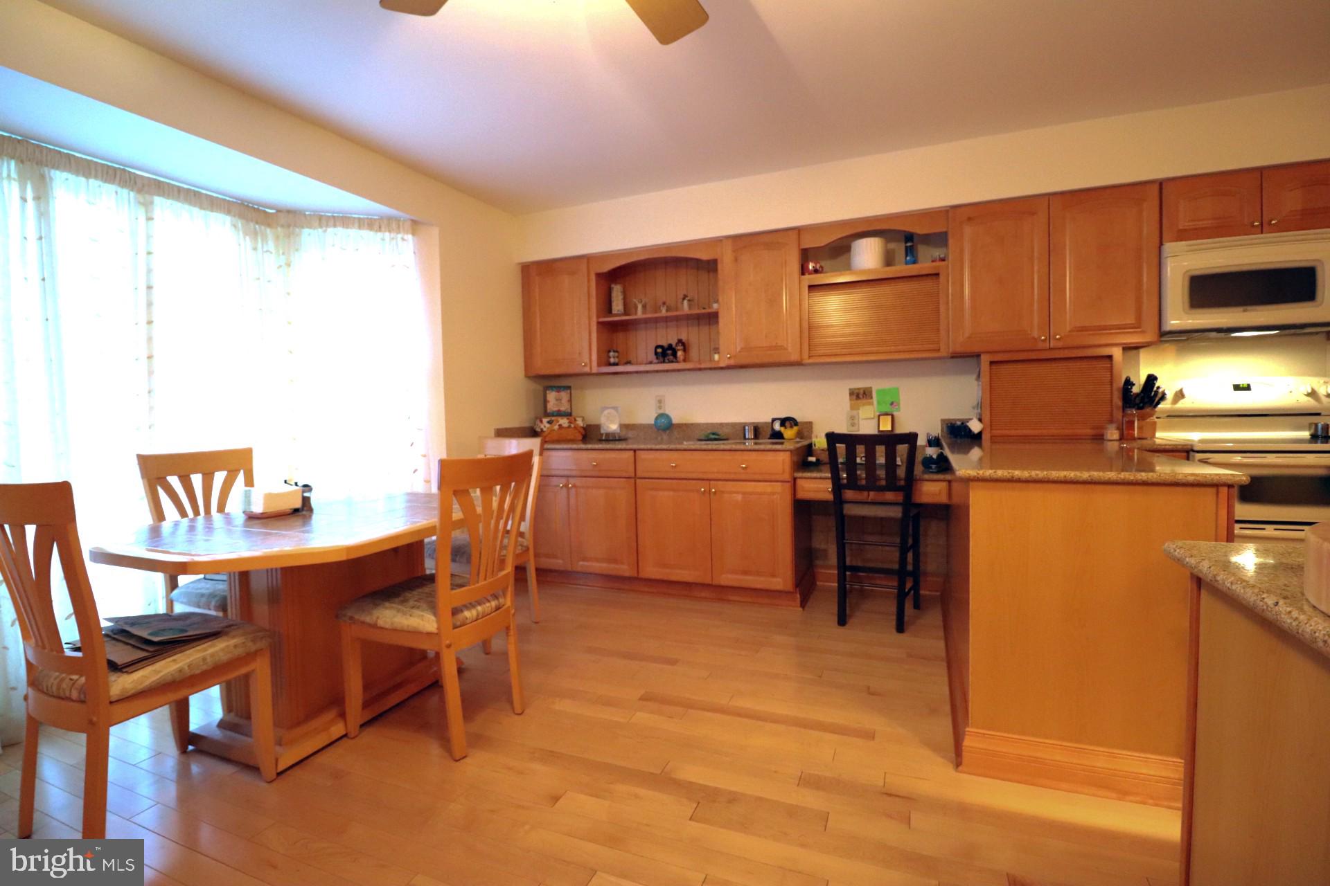 ORANGE HUNT SQUARE - Residential