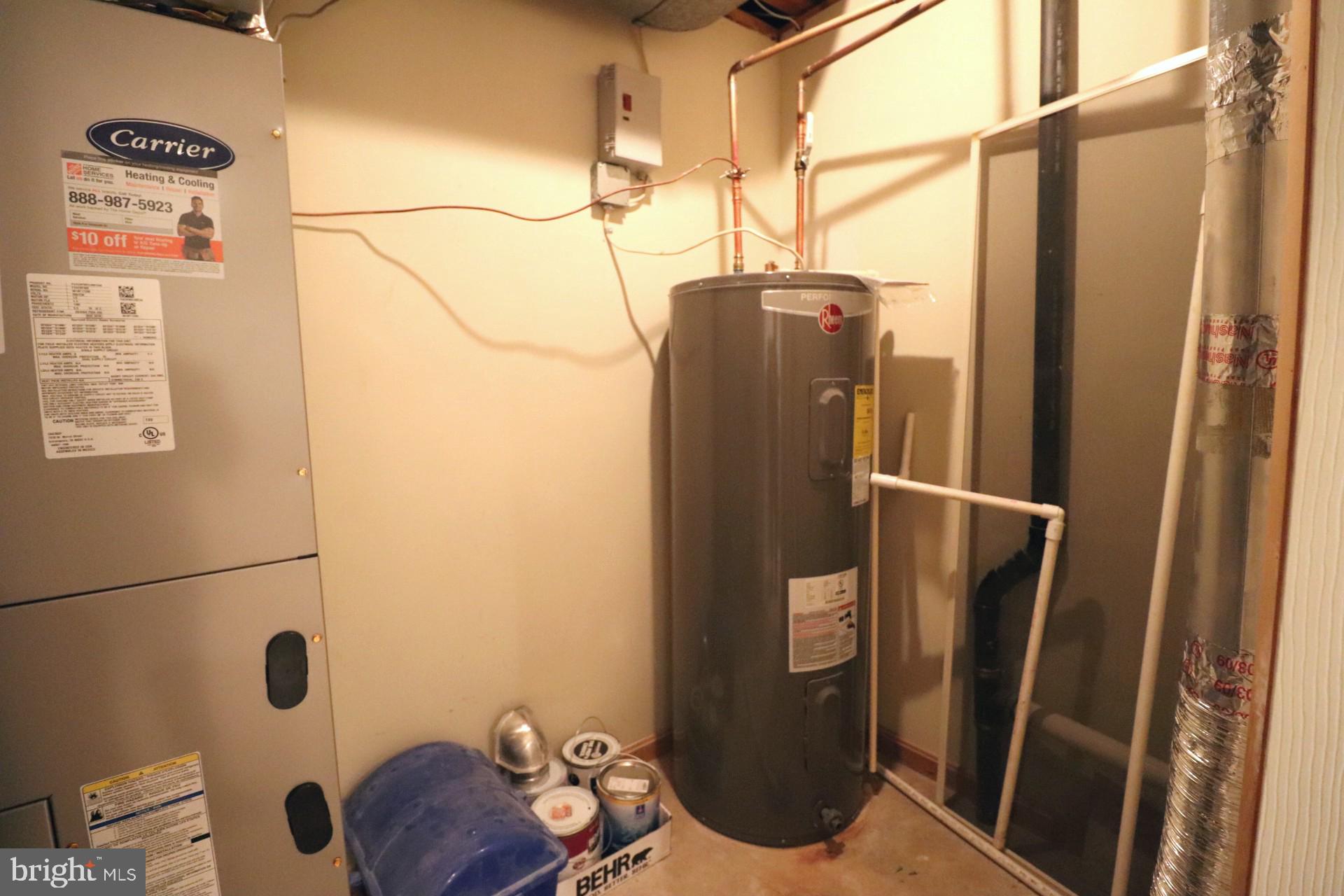 ORANGE HUNT SQUARE - Residential