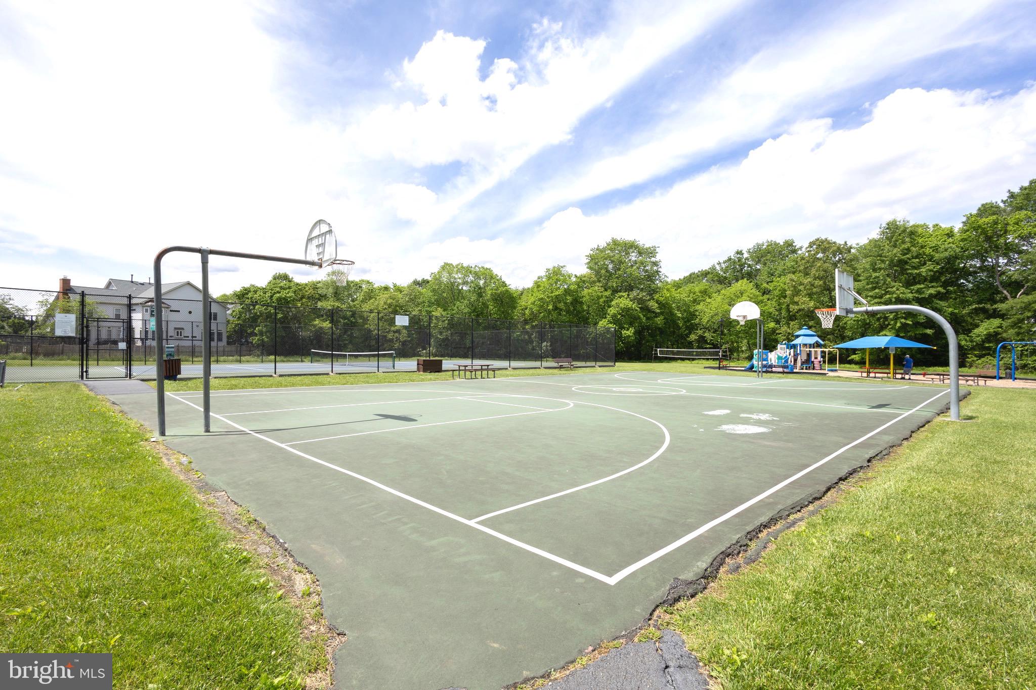 MONROE MANOR - Residential