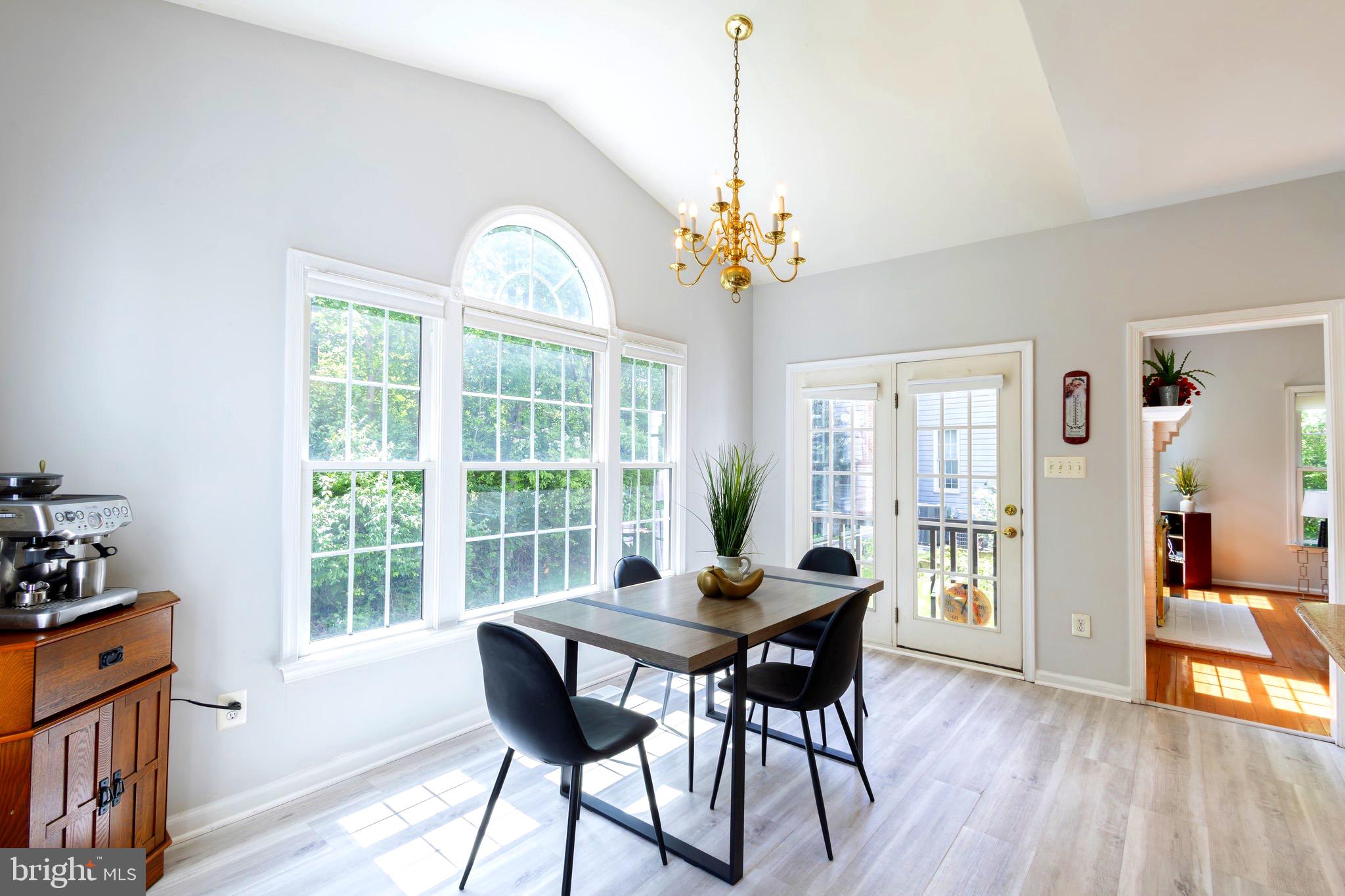 MONROE MANOR - Residential