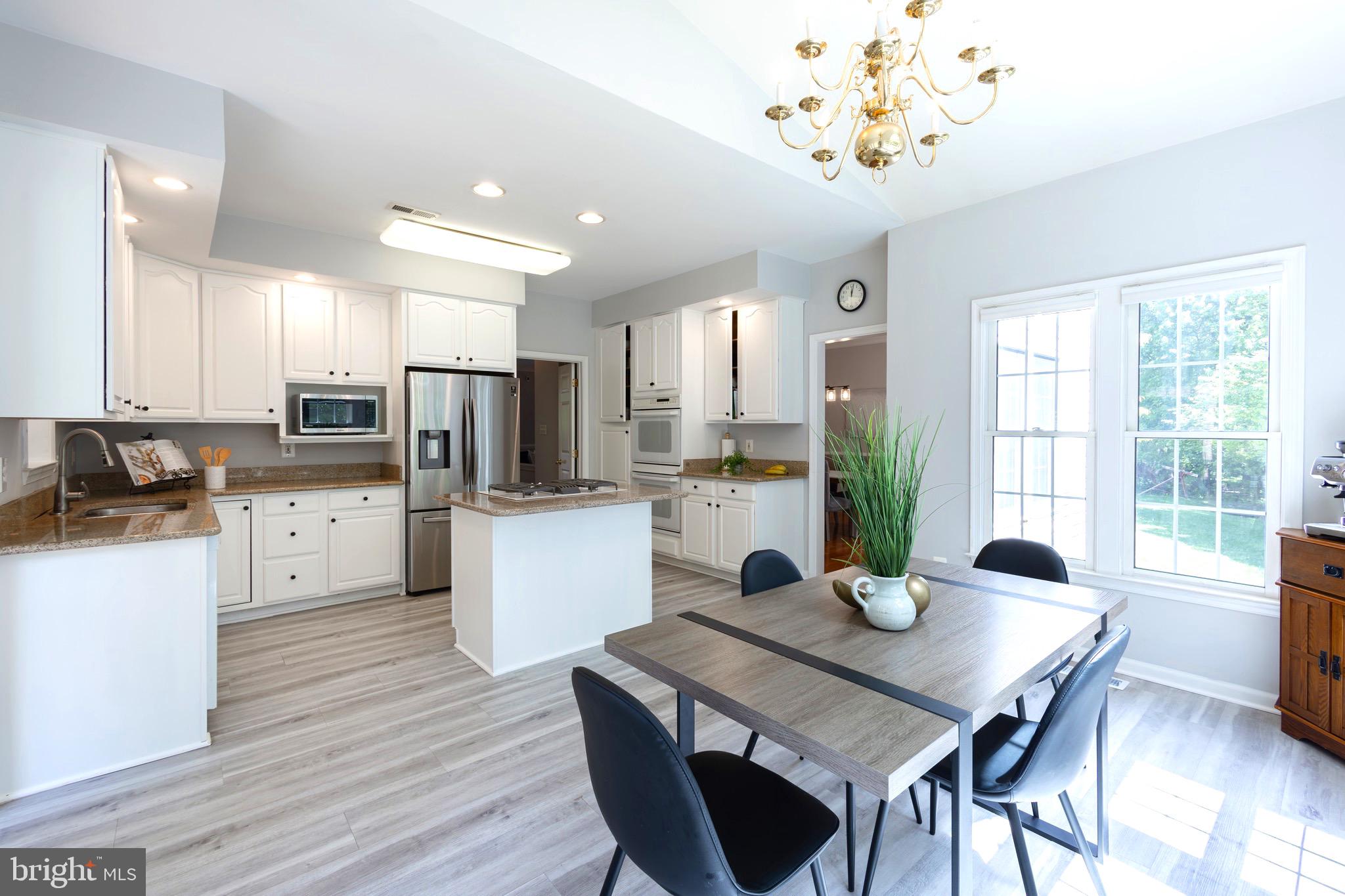 MONROE MANOR - Residential