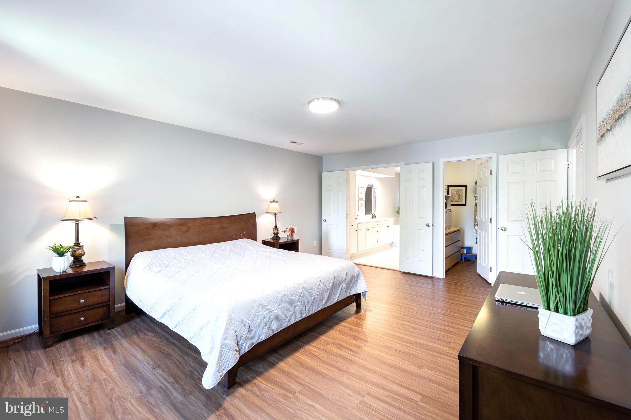 MONROE MANOR - Residential