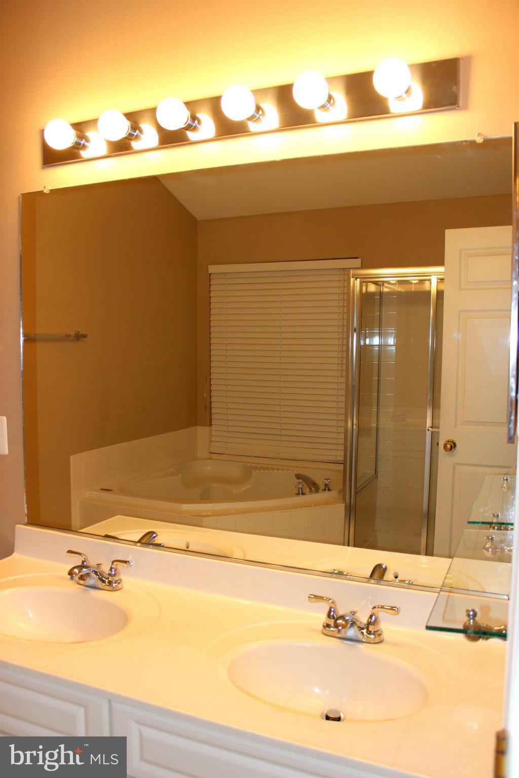 SOUTH RIDING - Residential Lease